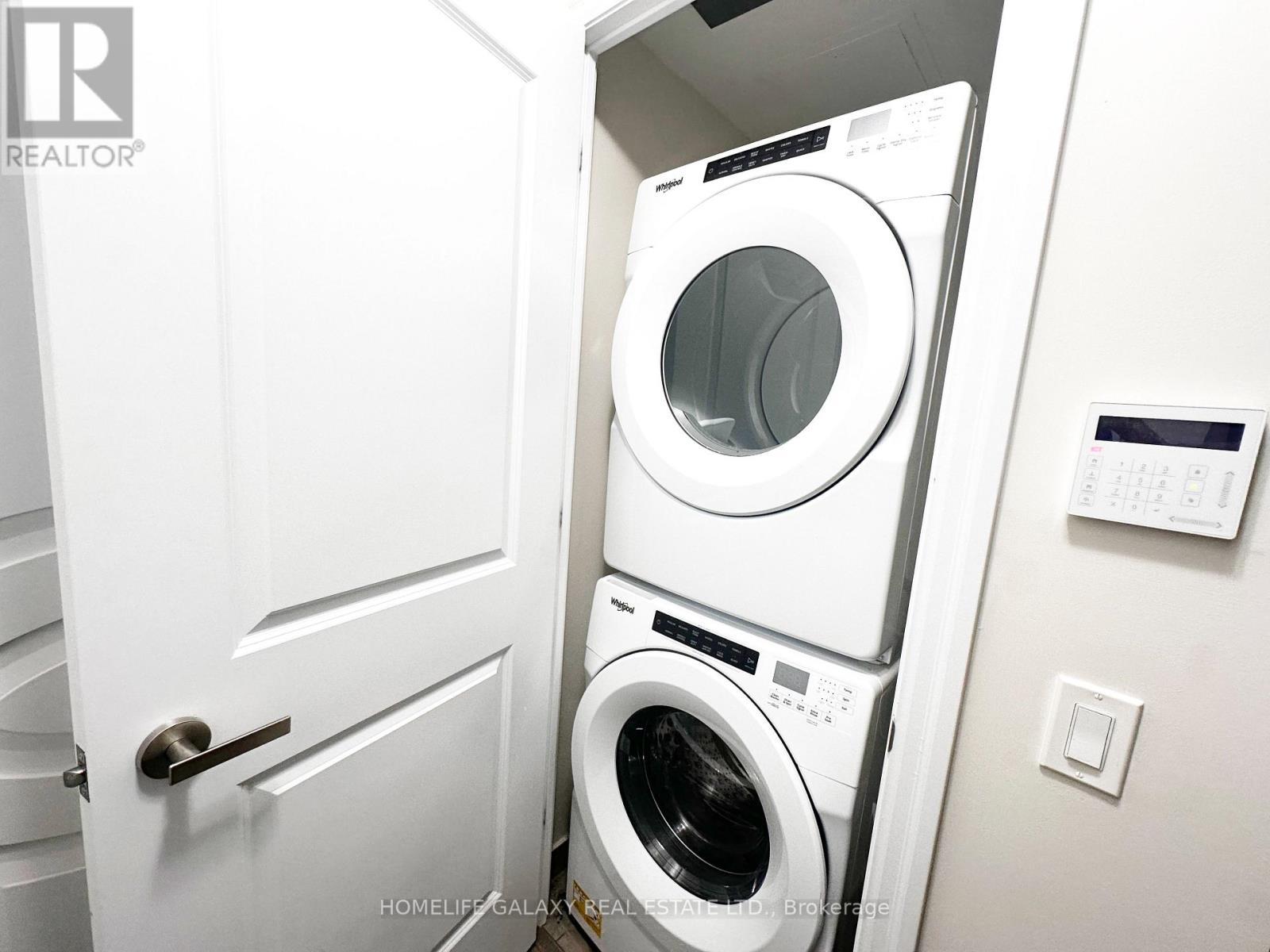 503 - 9085 Jane Street, Vaughan, ON - Indoor Photo Showing Laundry Room
