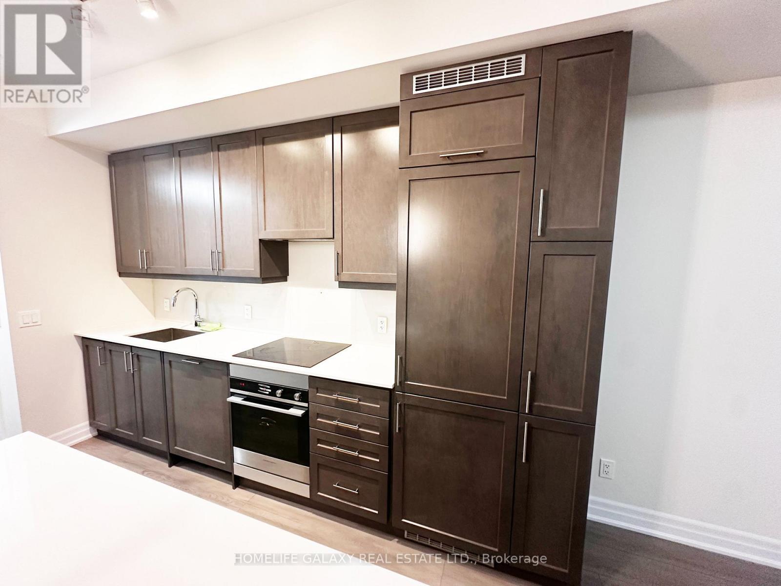 503 - 9085 Jane Street, Vaughan, ON - Indoor Photo Showing Kitchen