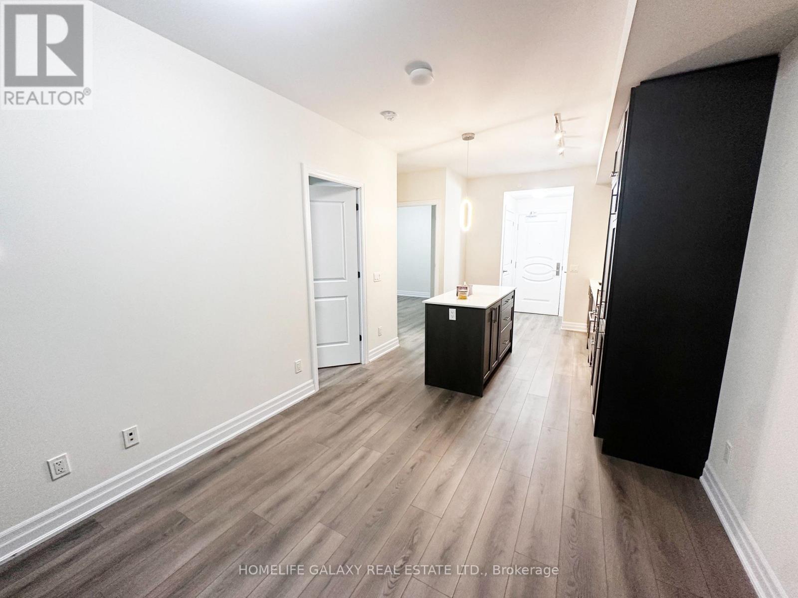 503 - 9085 Jane Street, Vaughan, ON - Indoor Photo Showing Other Room