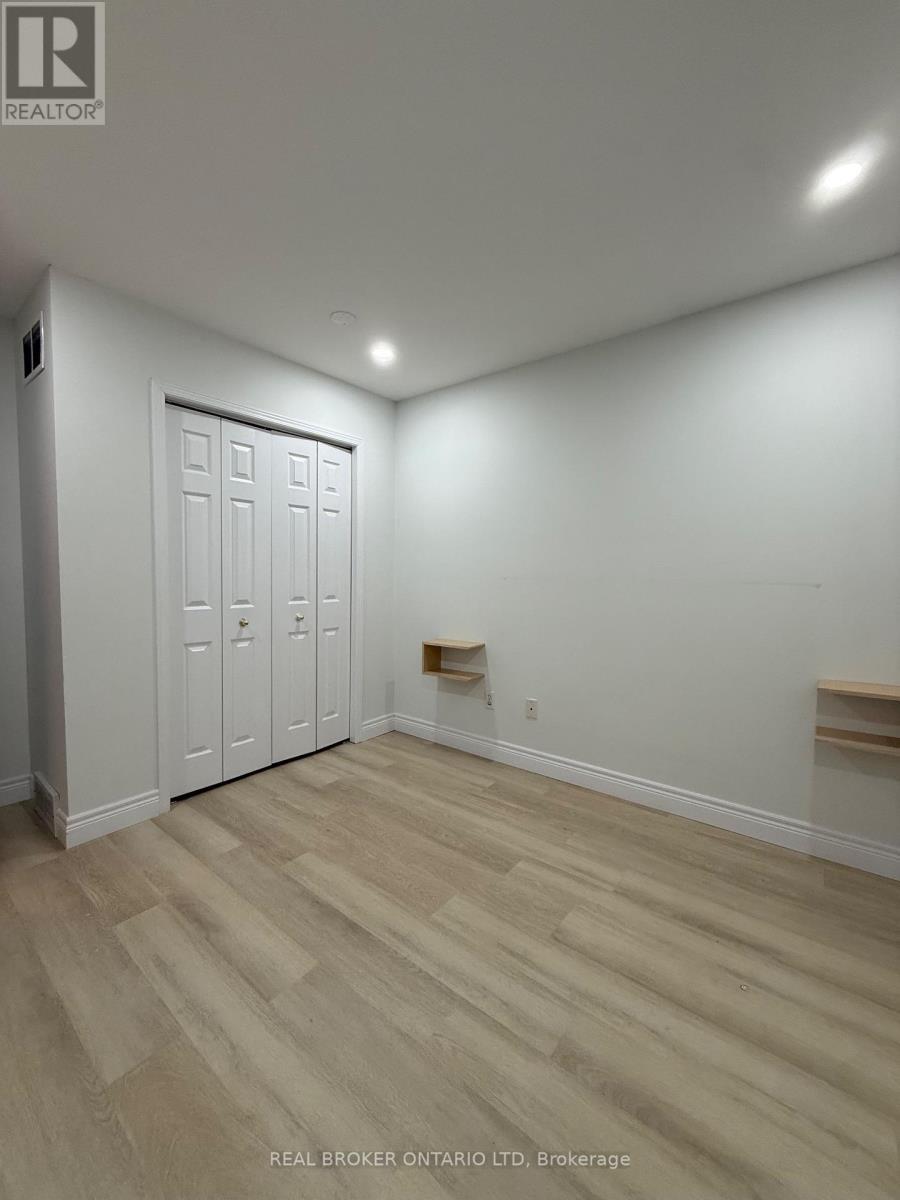 33 - 10 Chalkstone Drive, London South (South X), ON - Indoor