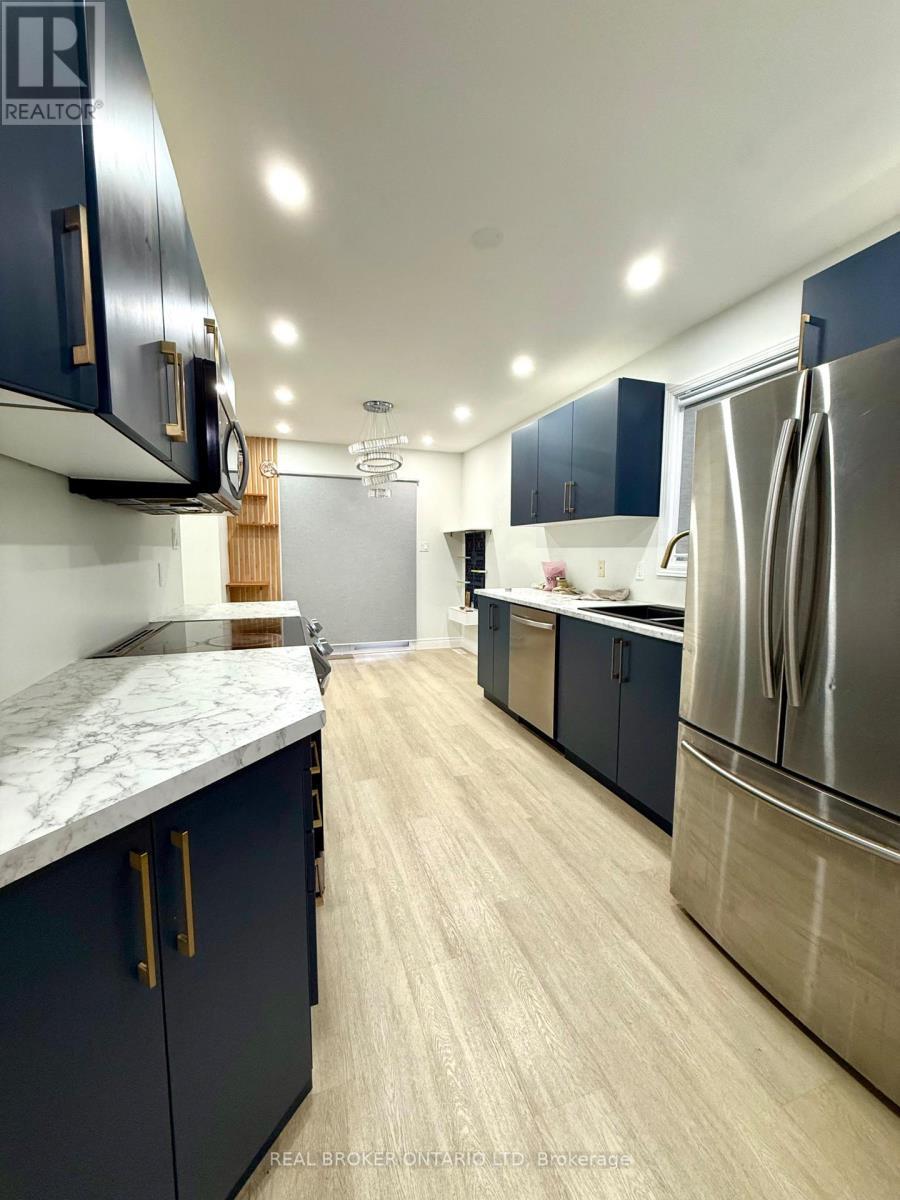 33 - 10 Chalkstone Drive, London South (South X), ON - Indoor Photo Showing Kitchen