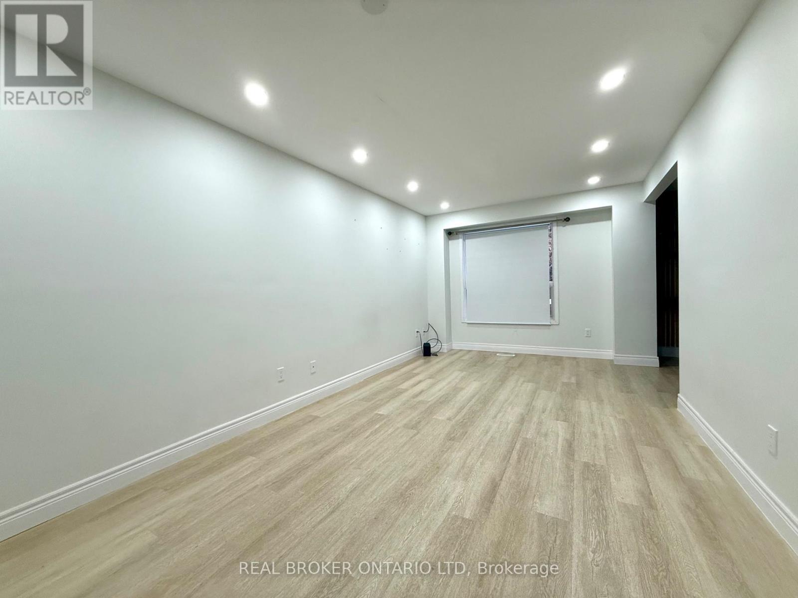 33 - 10 Chalkstone Drive, London South (South X), ON - Indoor Photo Showing Other Room