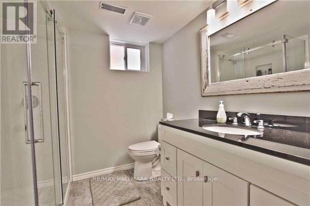 208 Pine Cove Road, Burlington, ON - Indoor Photo Showing Bathroom
