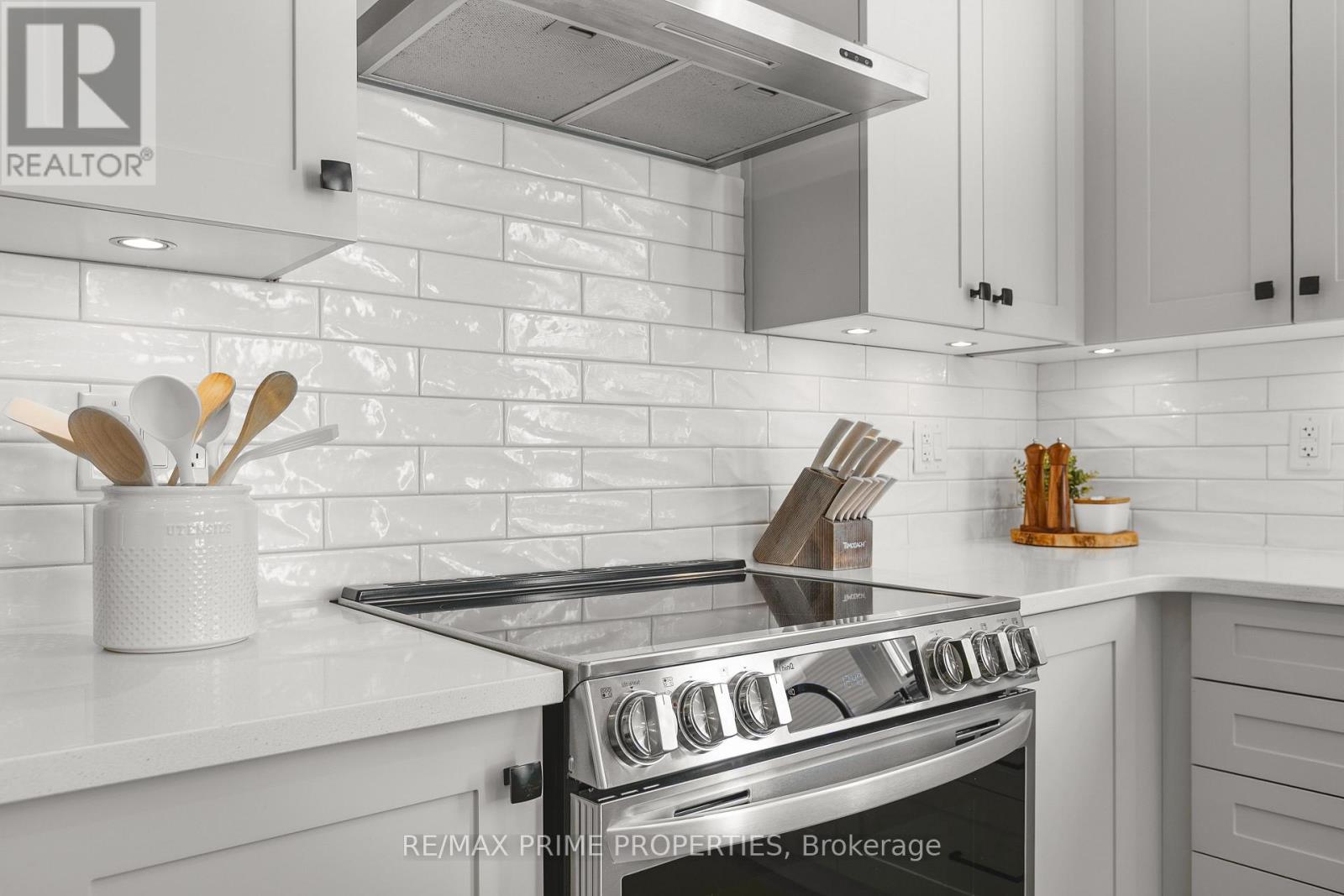 839 Mercier Crescent, Ottawa, ON - Indoor Photo Showing Kitchen