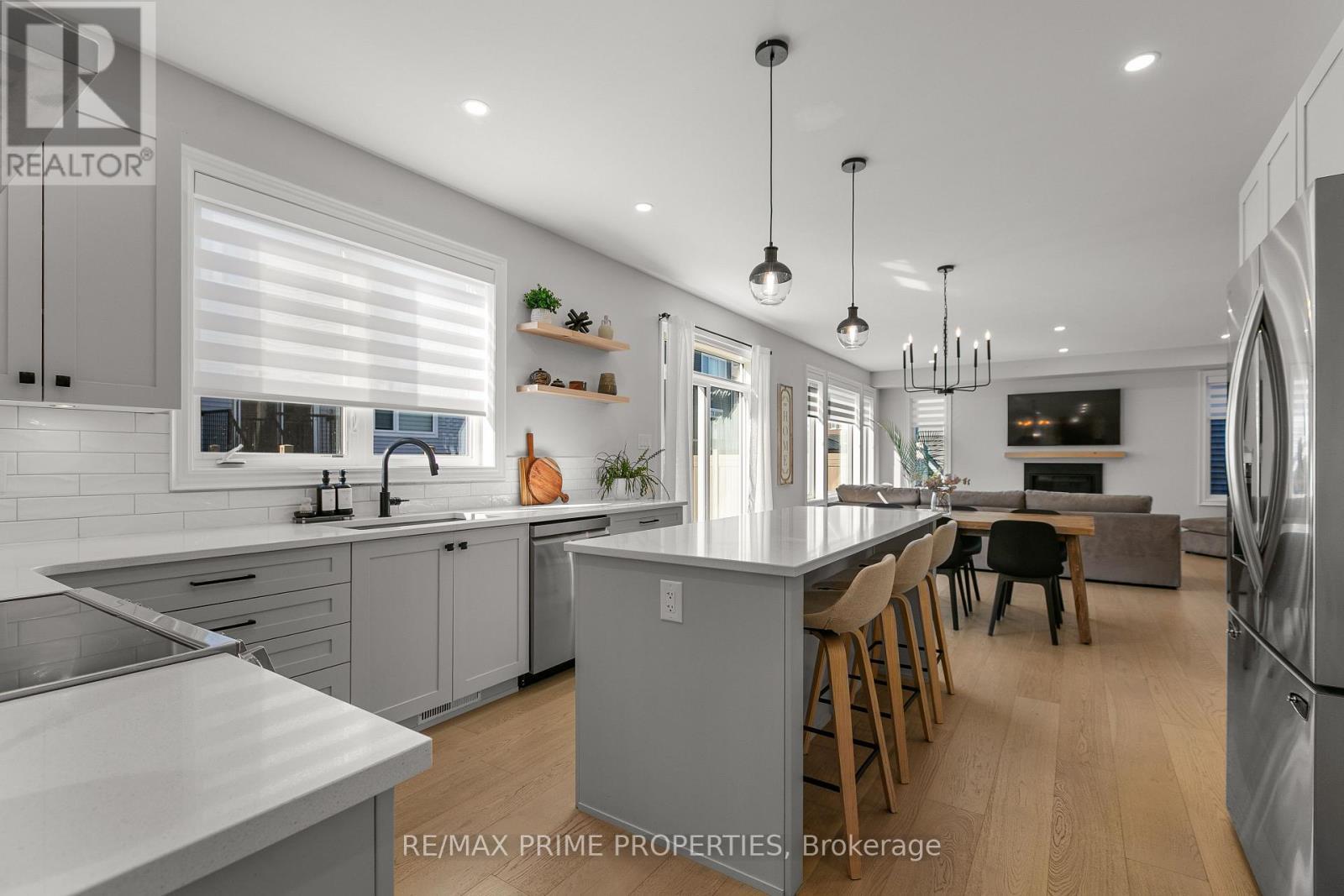 839 Mercier Crescent, Ottawa, ON - Indoor Photo Showing Kitchen With Upgraded Kitchen