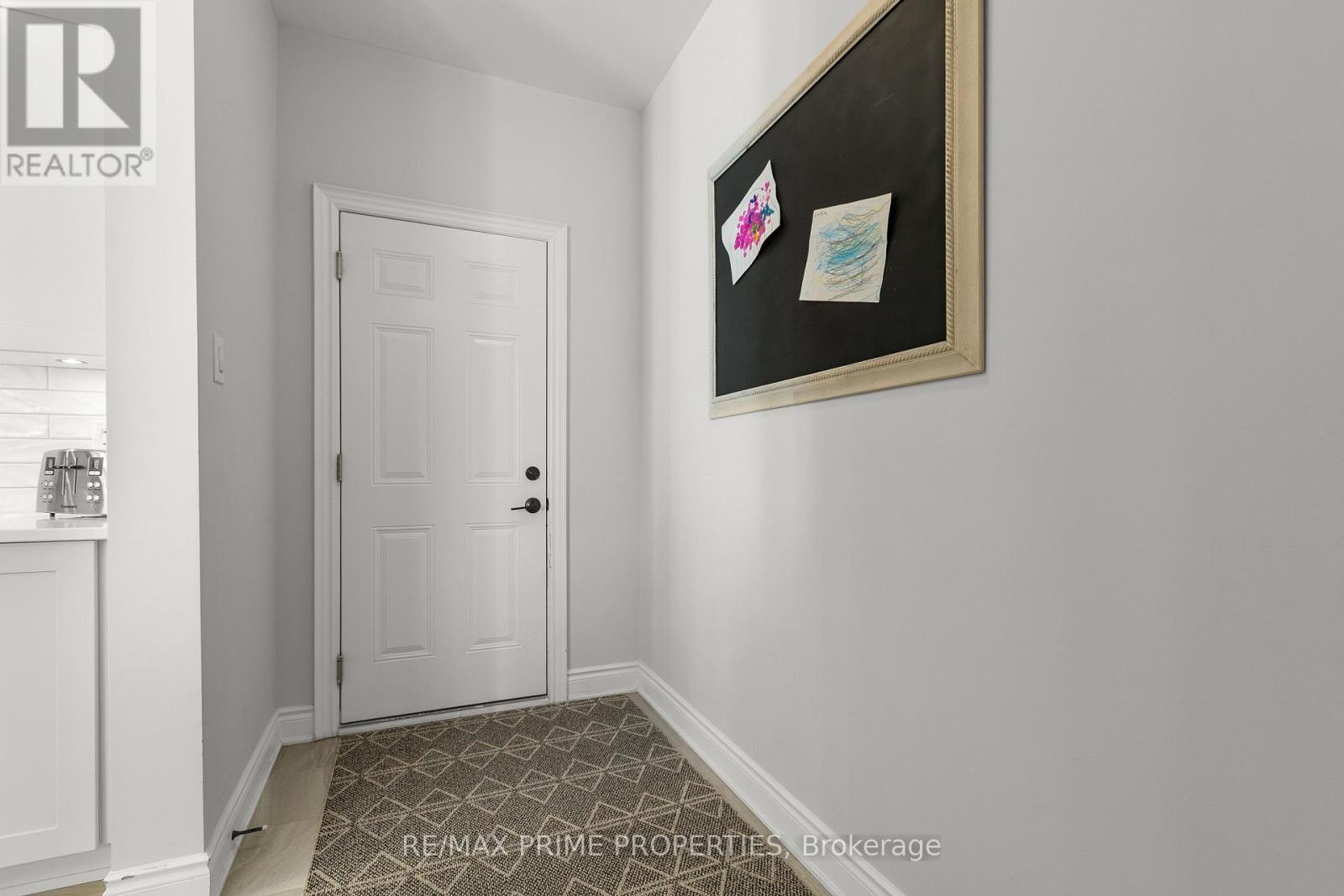 839 Mercier Crescent, Ottawa, ON - Indoor Photo Showing Other Room