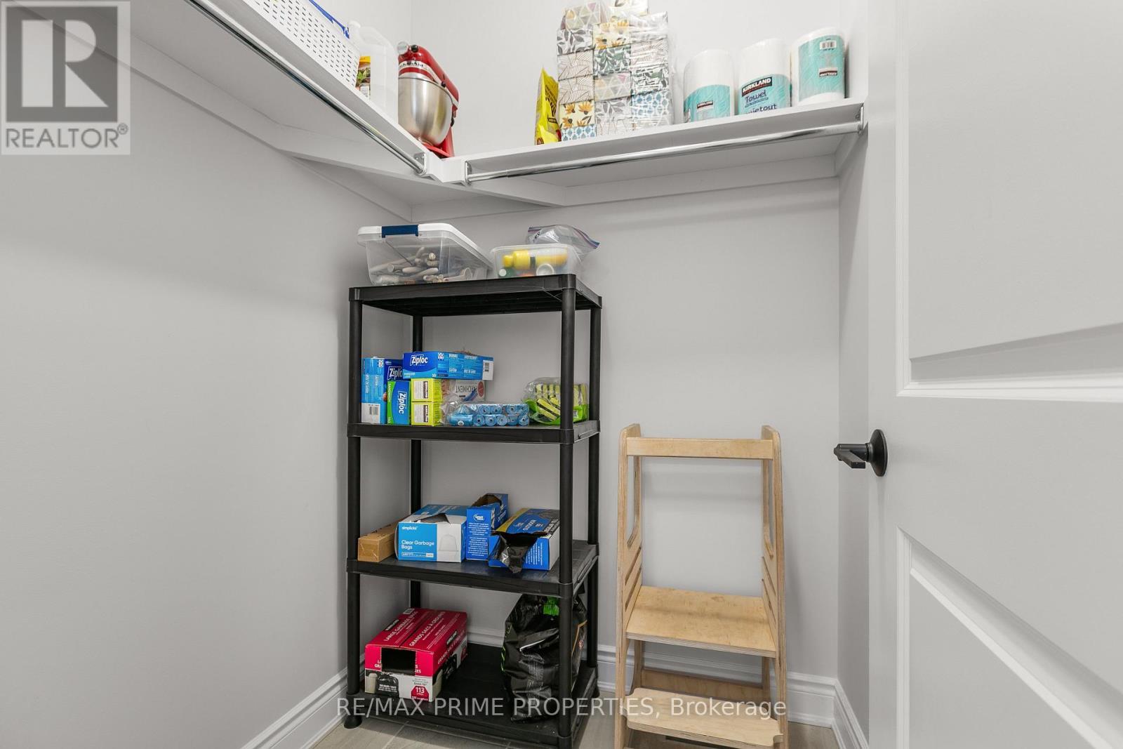 839 Mercier Crescent, Ottawa, ON - Indoor