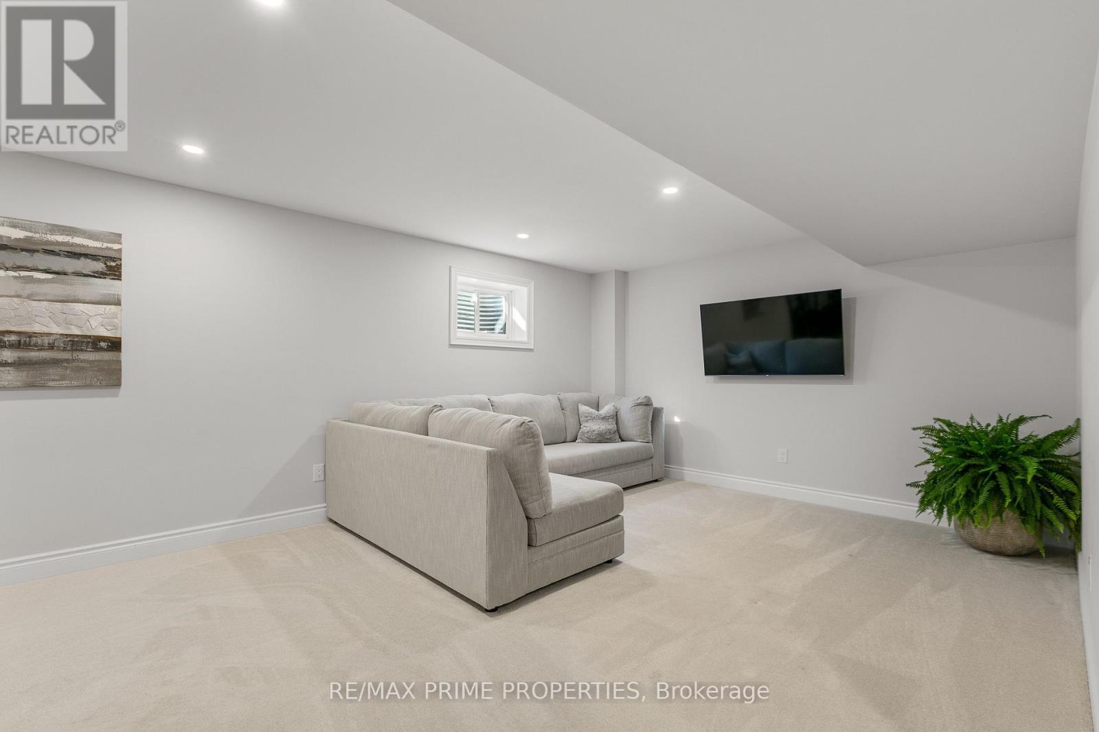 839 Mercier Crescent, Ottawa, ON - Indoor Photo Showing Other Room