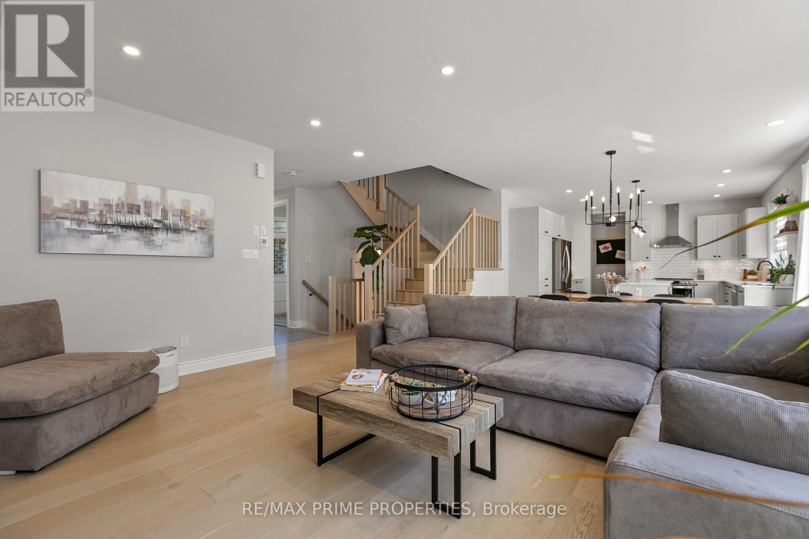 839 Mercier Crescent, Ottawa, ON - Indoor Photo Showing Living Room