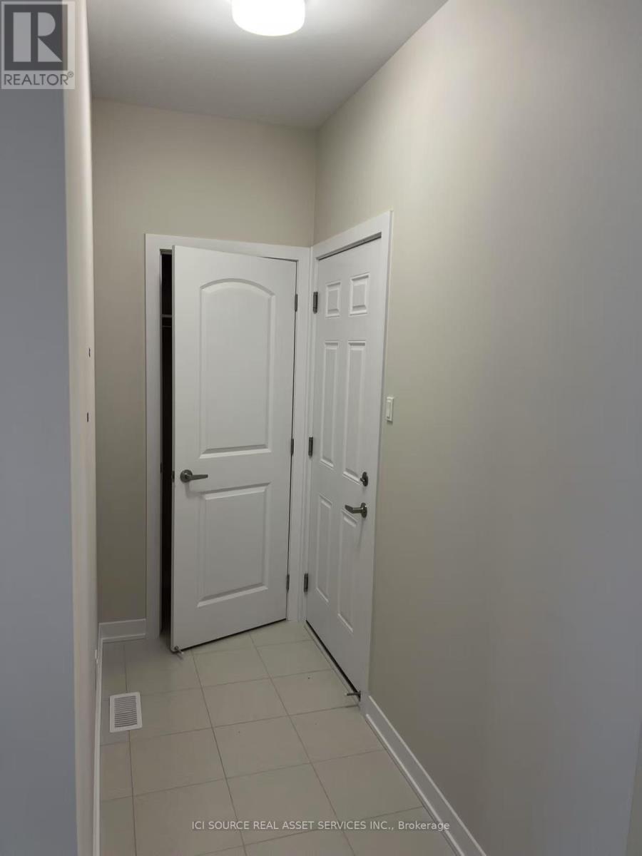 376 Les Emmerson Drive, Ottawa, ON - Indoor Photo Showing Other Room