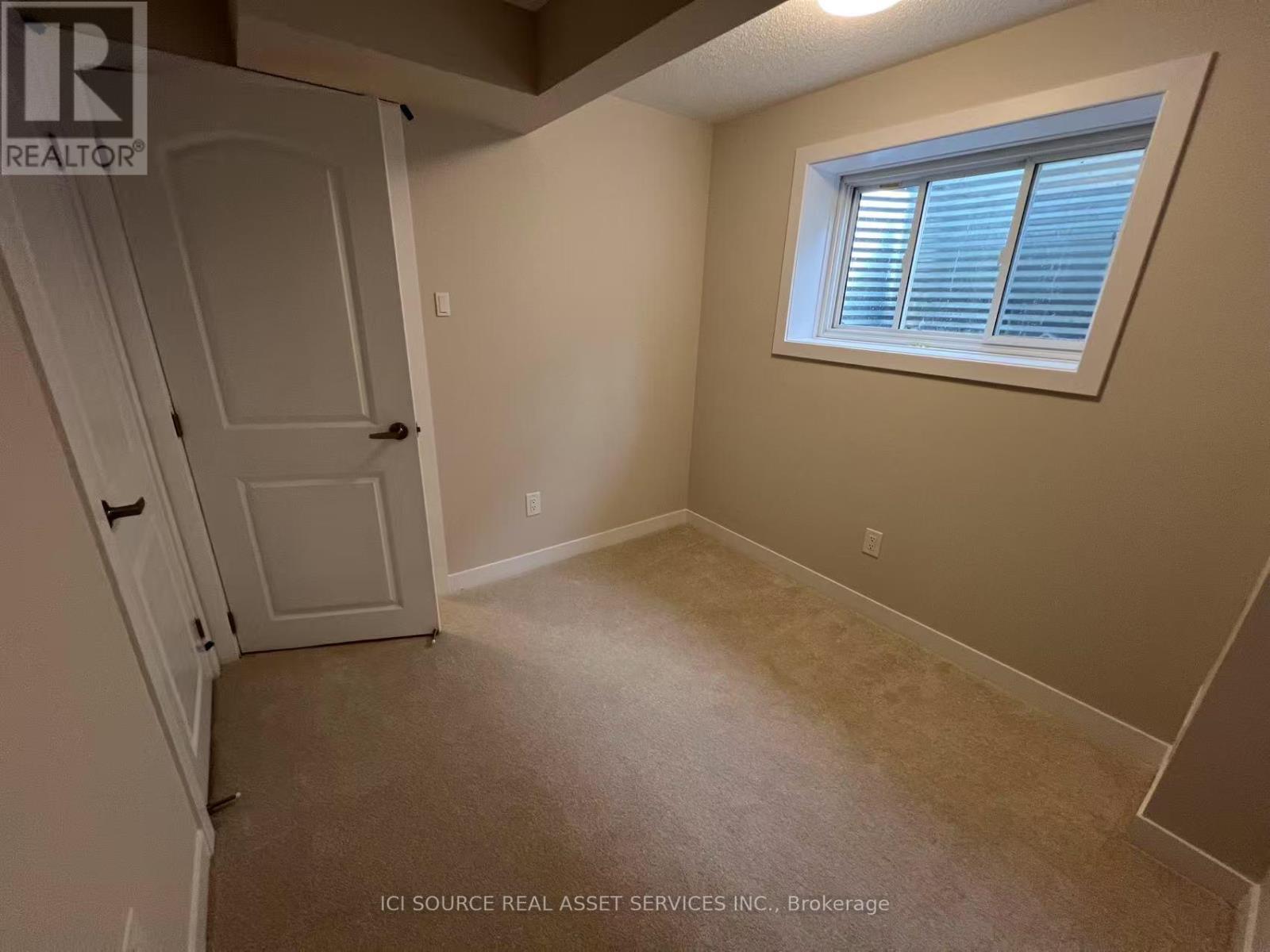 376 Les Emmerson Drive, Ottawa, ON - Indoor Photo Showing Other Room