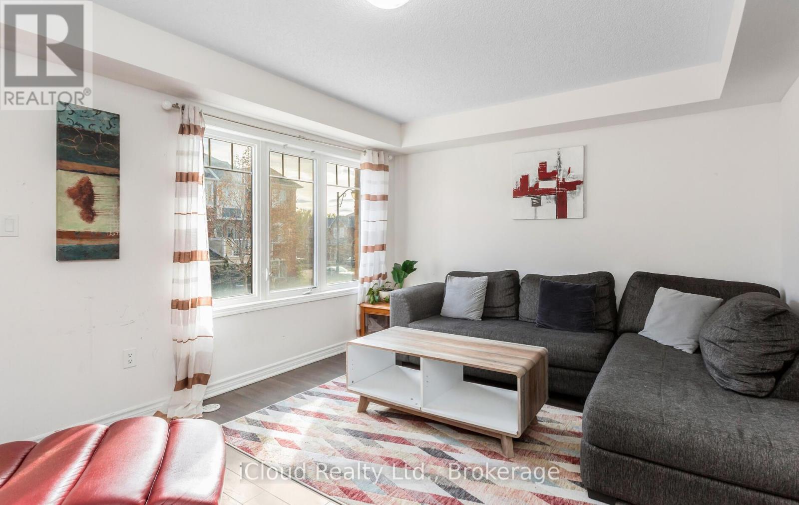 1525 Husband Place, Milton, ON - Indoor Photo Showing Living Room