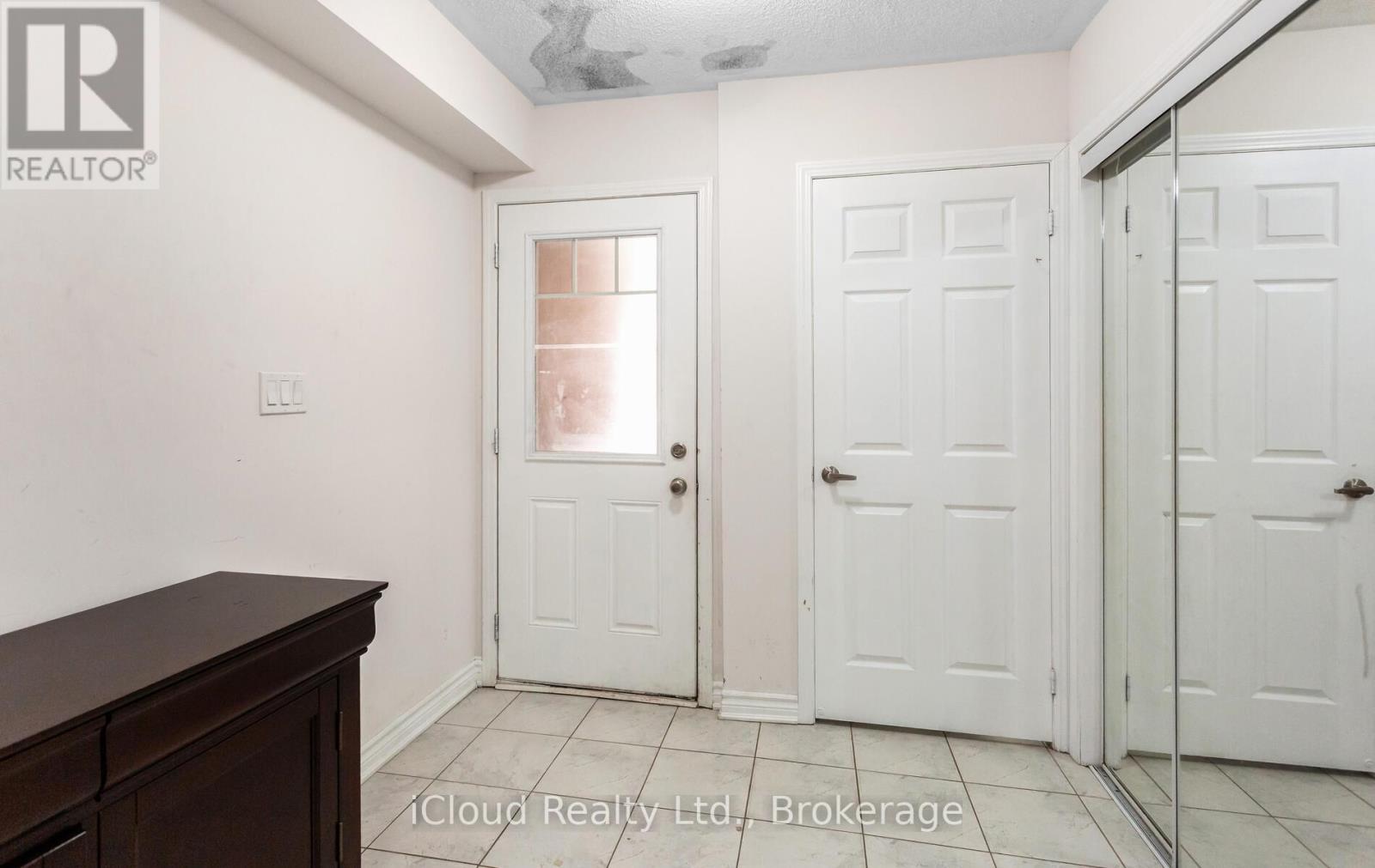 1525 Husband Place, Milton, ON - Indoor Photo Showing Other Room