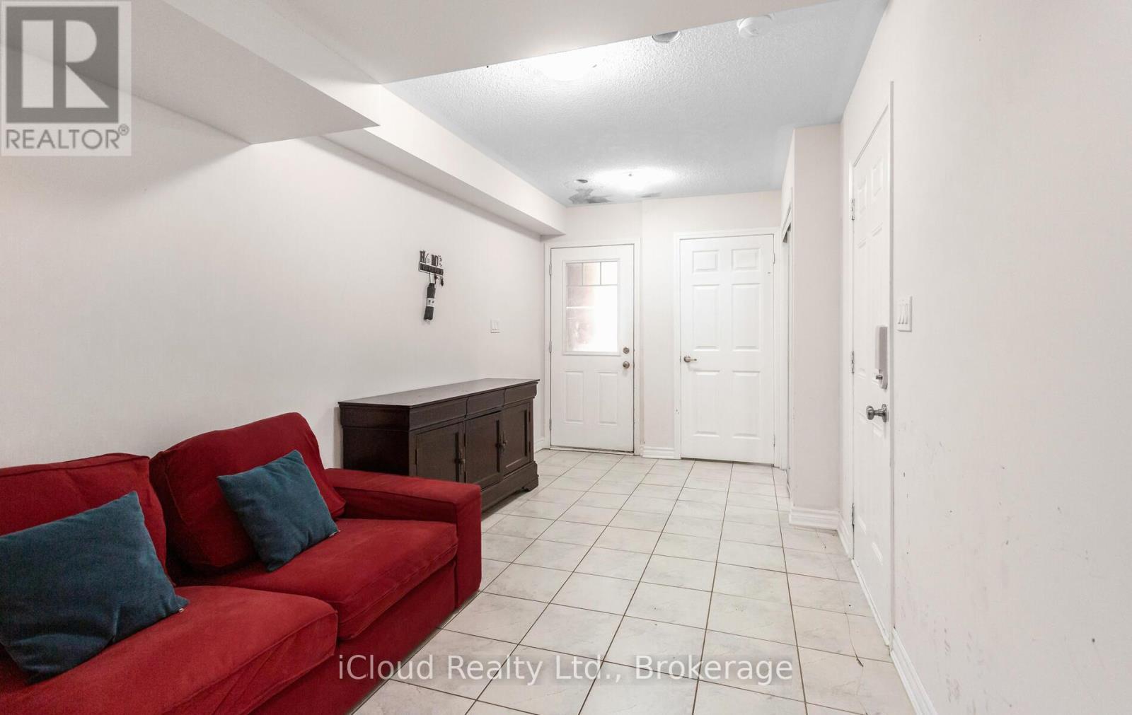 1525 Husband Place, Milton, ON - Indoor Photo Showing Other Room