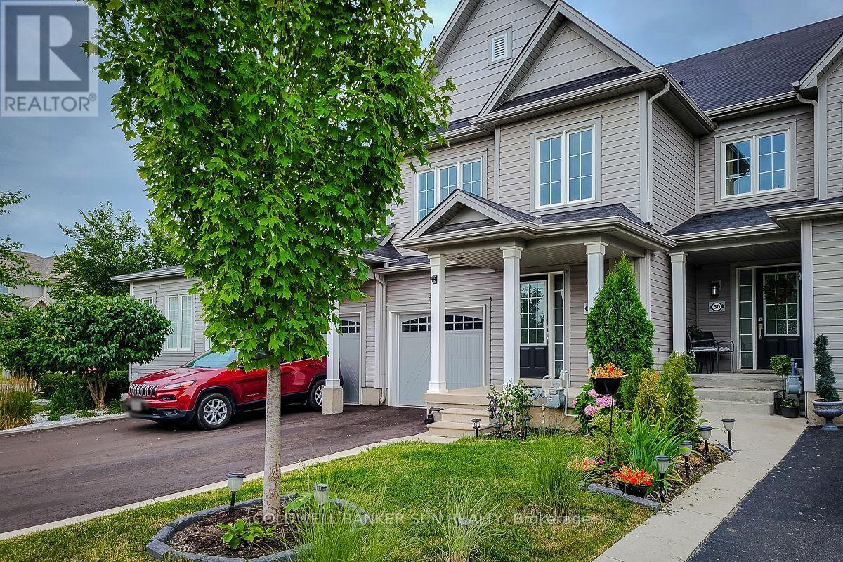 62 Lynch Crescent, Hamilton, ON - Outdoor With Facade