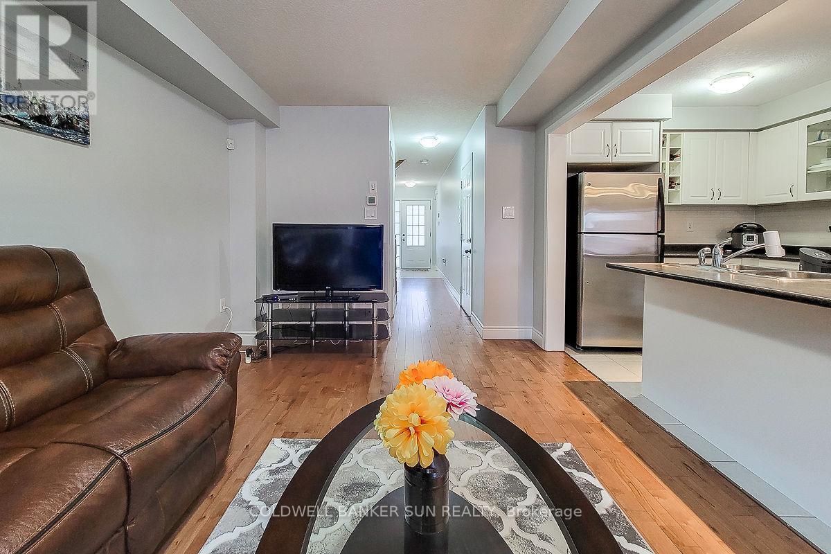 62 Lynch Crescent, Hamilton, ON - Indoor