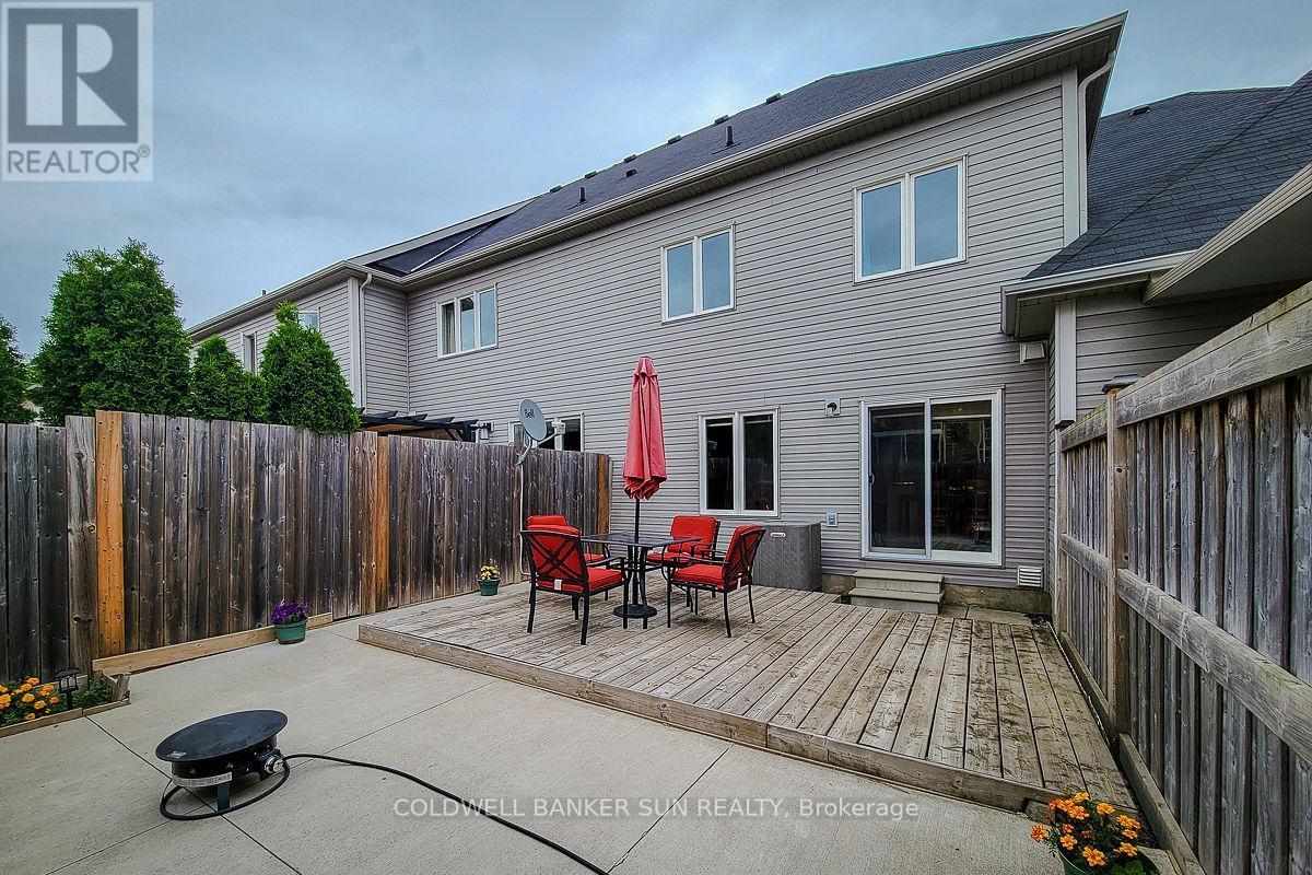 62 Lynch Crescent, Hamilton, ON - Outdoor With Exterior