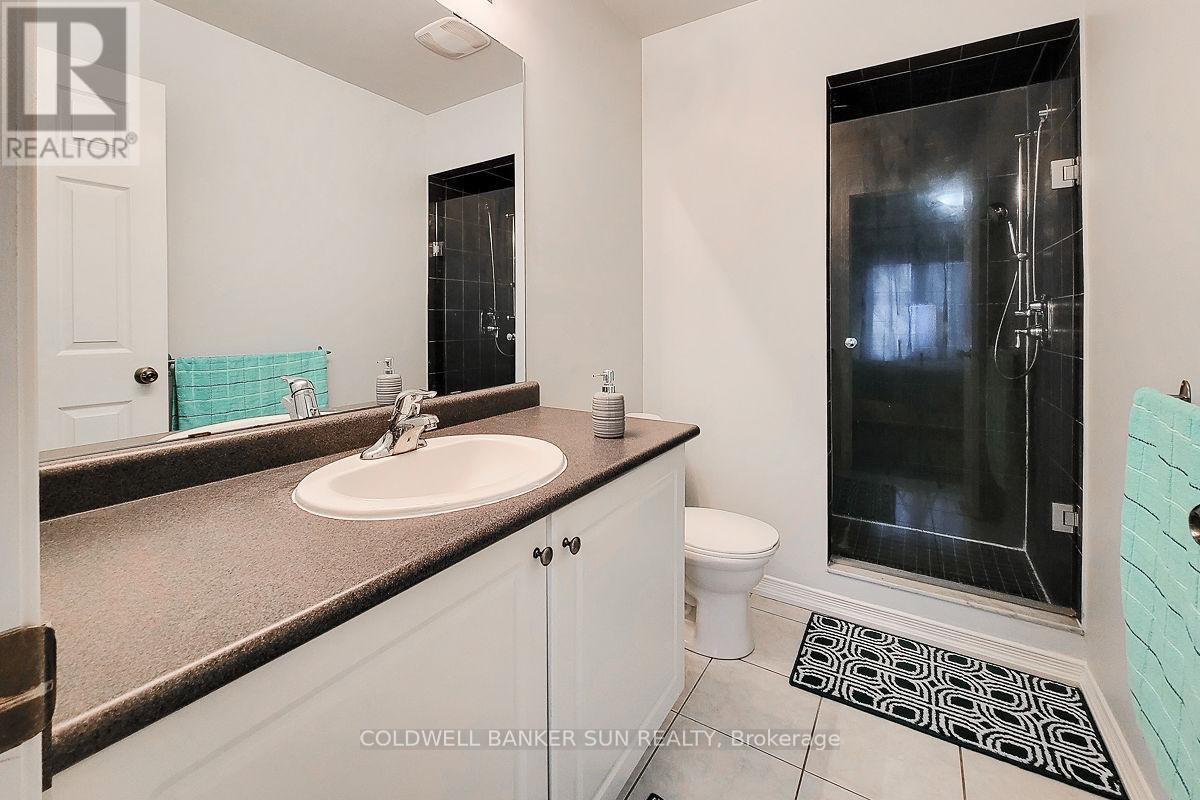 62 Lynch Crescent, Hamilton, ON - Indoor Photo Showing Bathroom