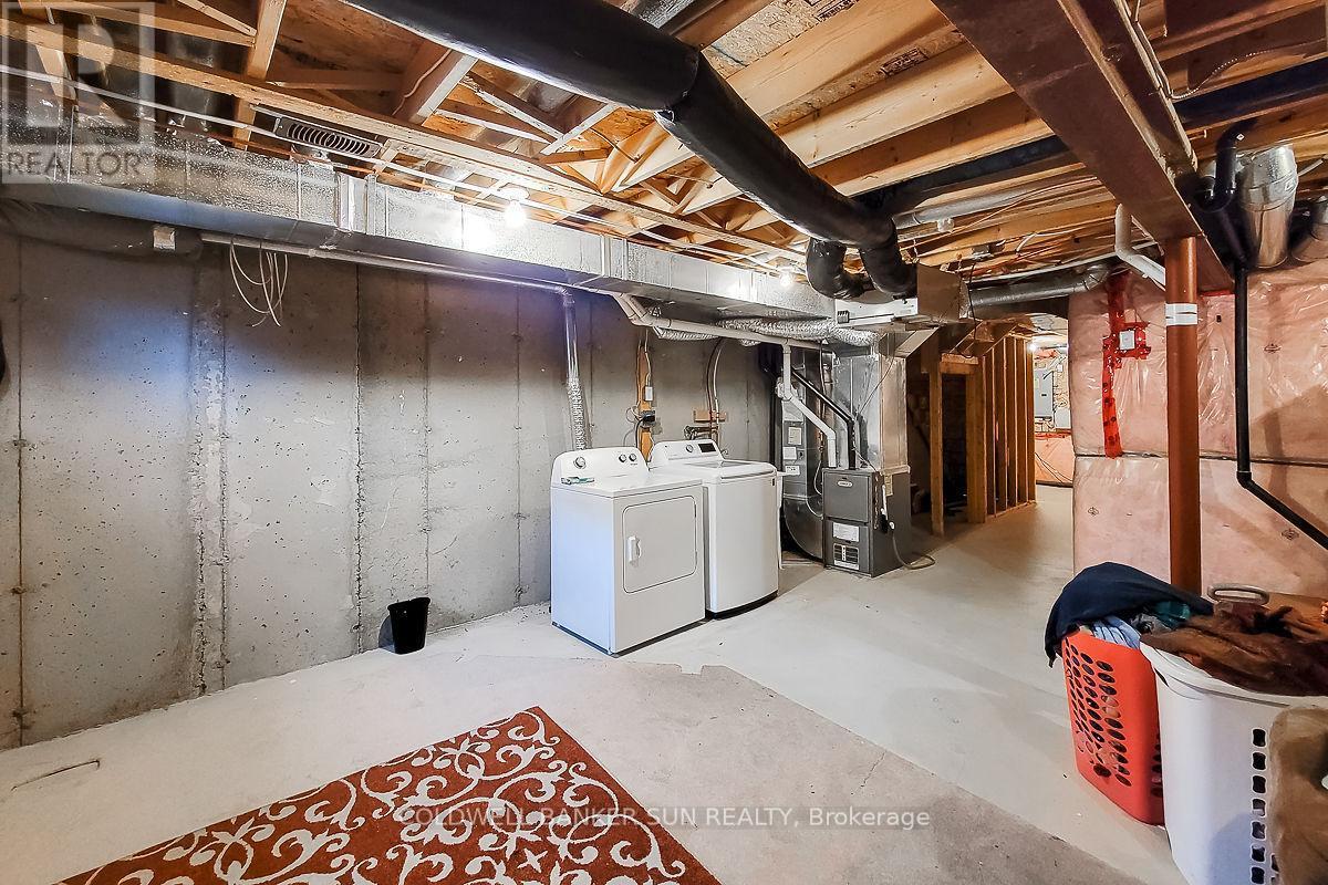 62 Lynch Crescent, Hamilton, ON - Indoor Photo Showing Laundry Room