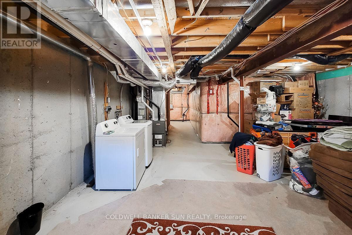 62 Lynch Crescent, Hamilton, ON - Indoor Photo Showing Laundry Room
