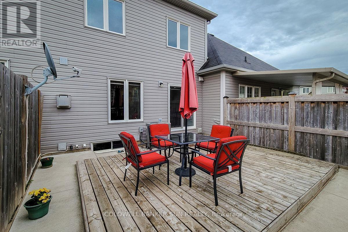 62 Lynch Crescent, Hamilton, ON - Outdoor With Deck Patio Veranda With Exterior