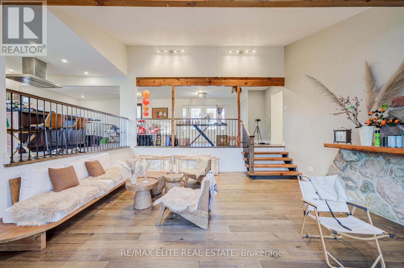 4909 Holborn Road, East Gwillimbury, ON - Indoor