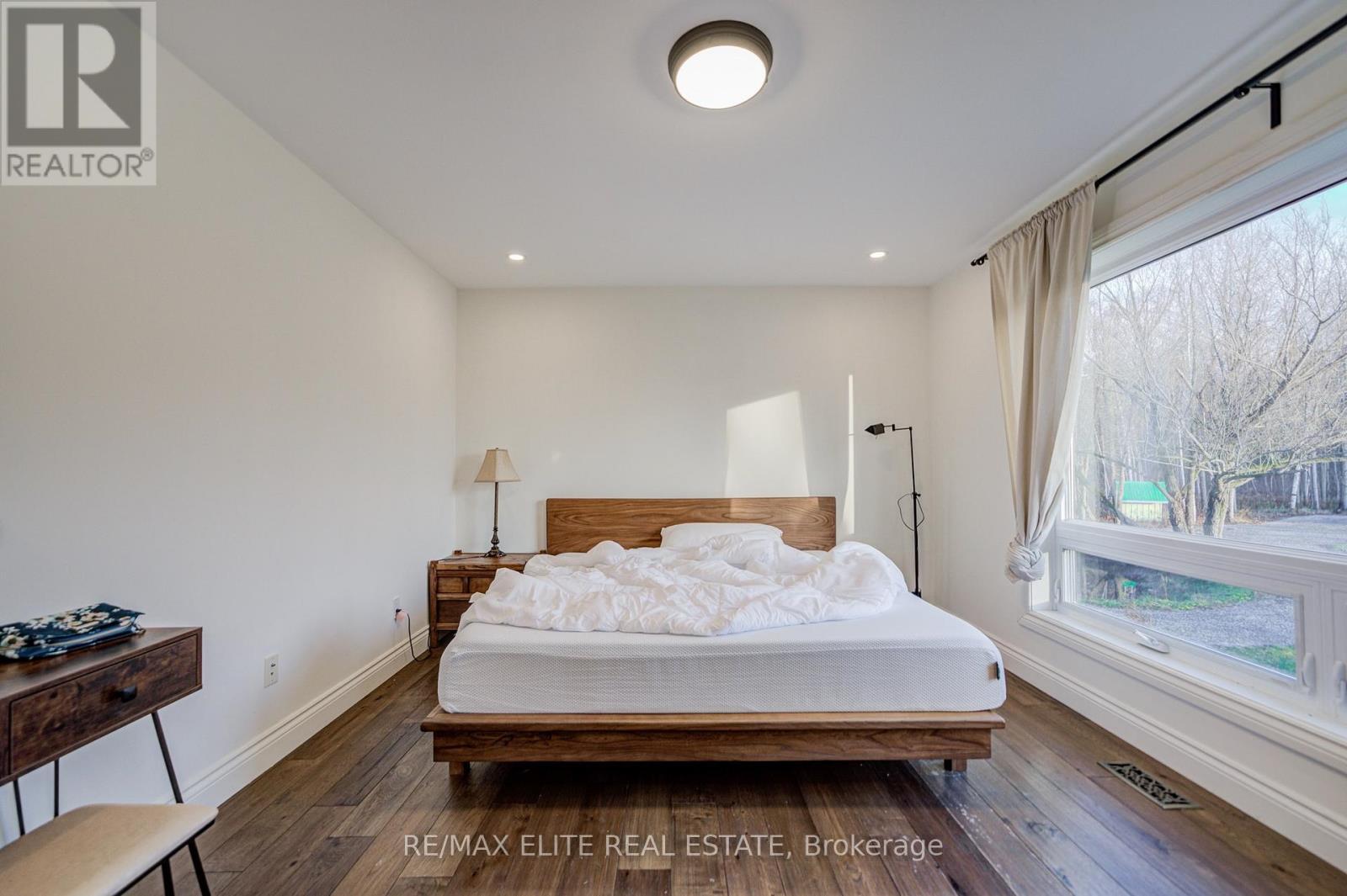 4909 Holborn Road, East Gwillimbury, ON - Indoor Photo Showing Bedroom