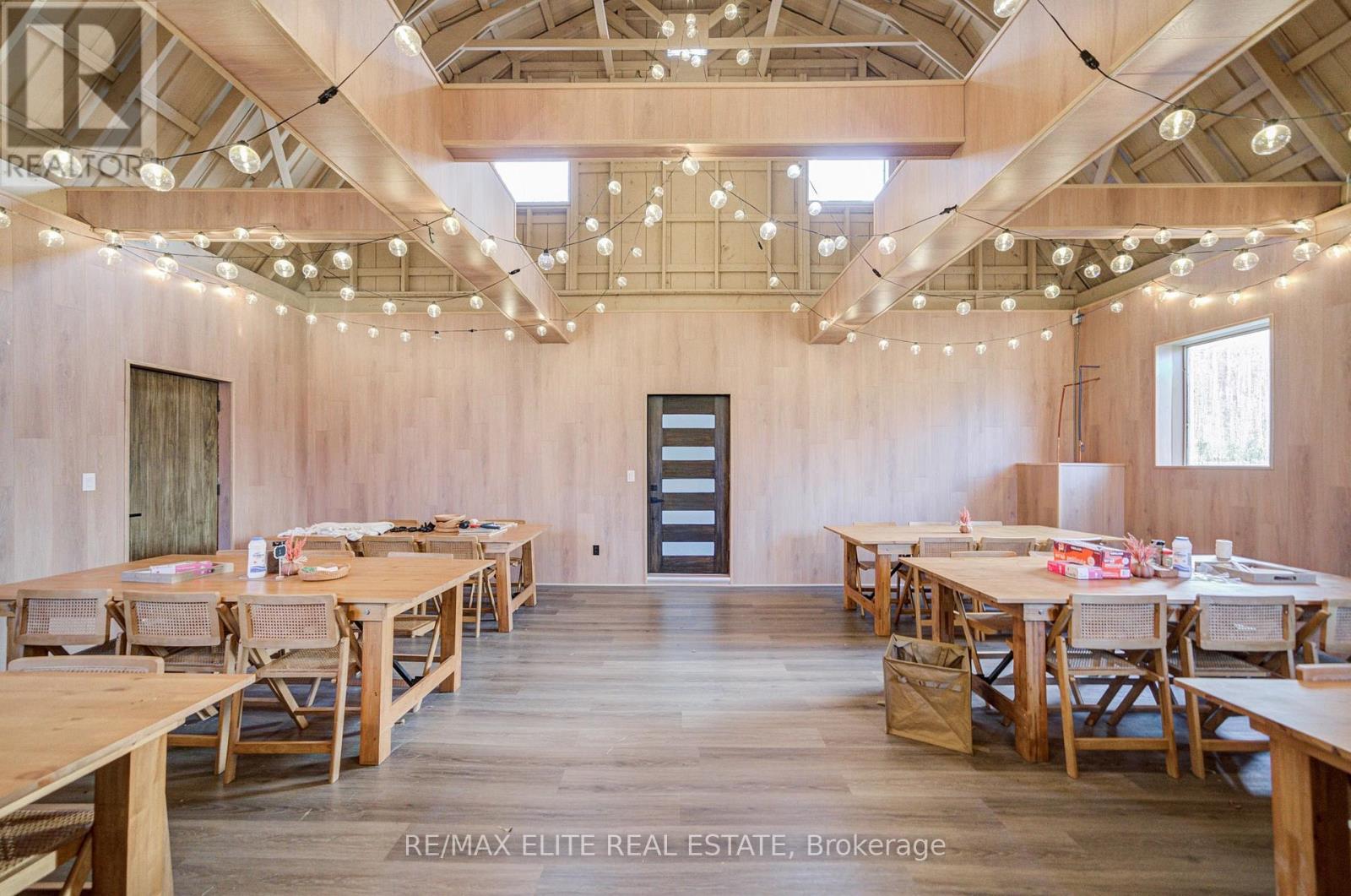 4909 Holborn Road, East Gwillimbury, ON - Indoor Photo Showing Dining Room