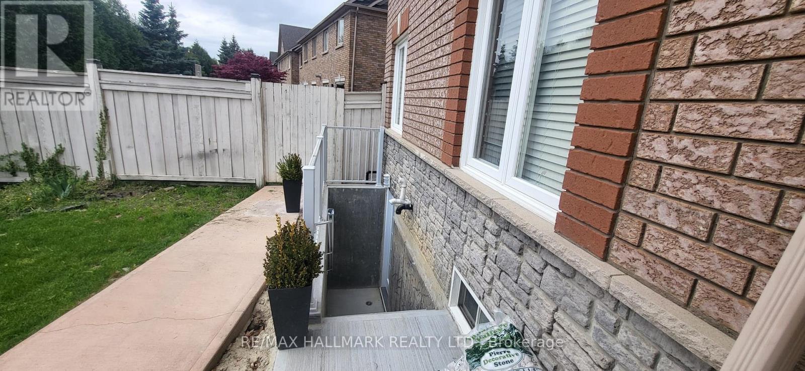 (Bsmt) - 2 Michelle Drive, Vaughan, ON - Outdoor