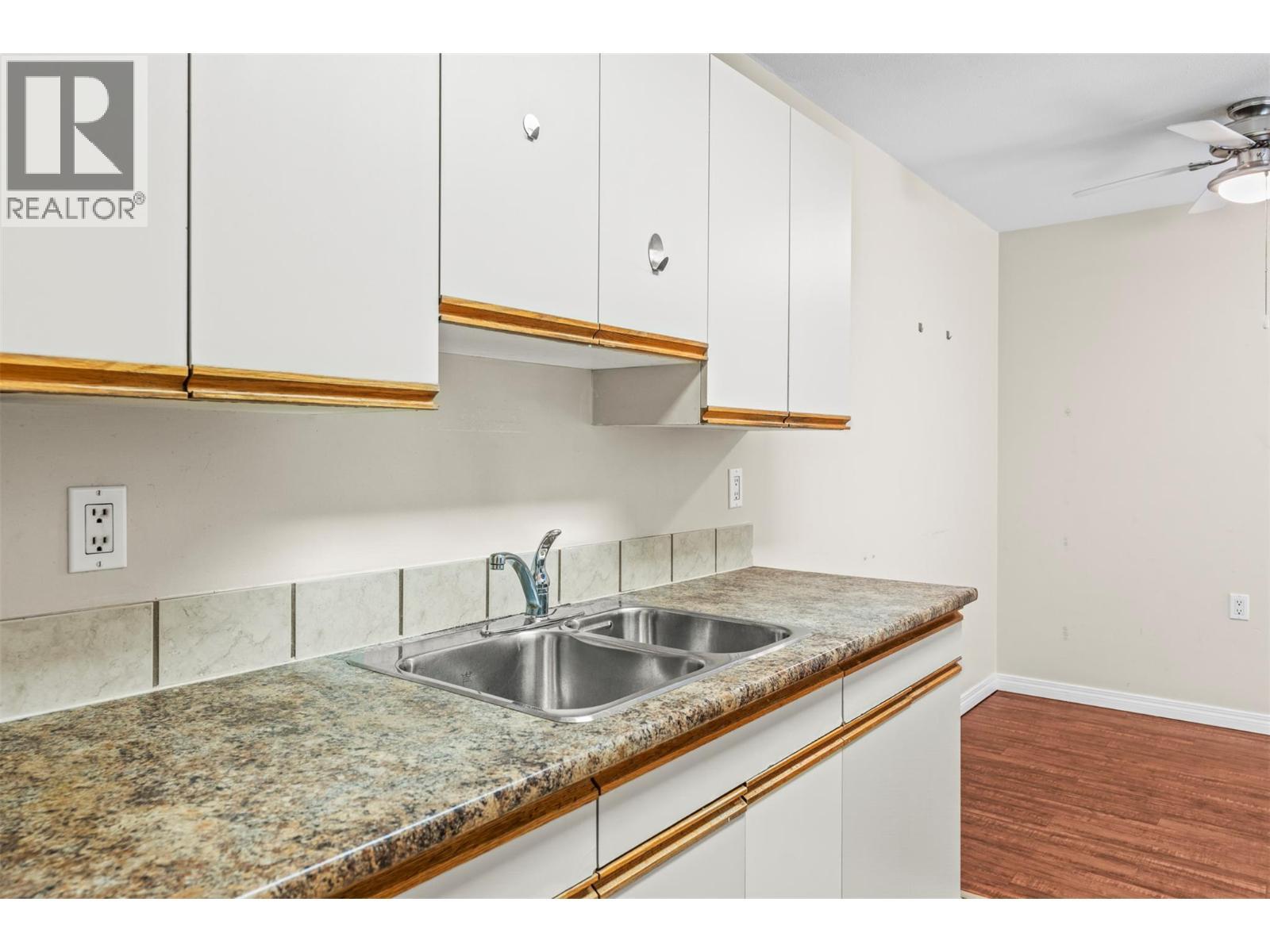 3800 28A Street Unit# 205, Vernon, BC - Indoor Photo Showing Kitchen With Double Sink