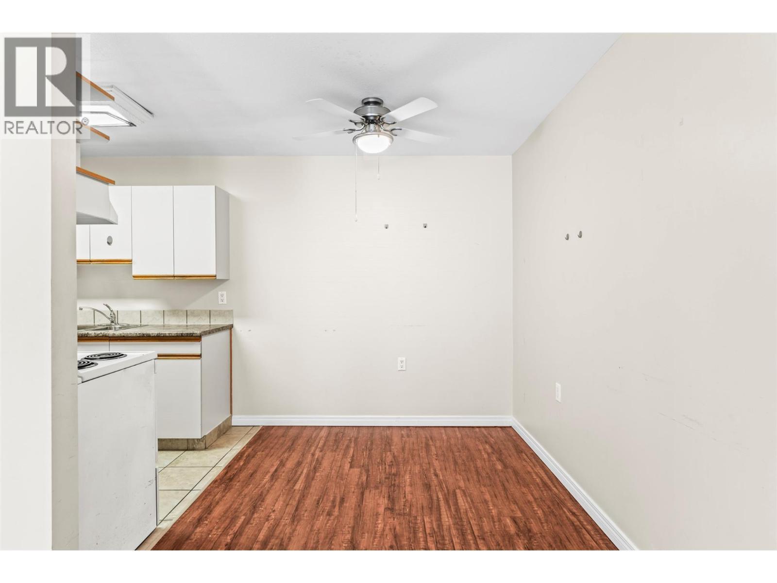 3800 28A Street Unit# 205, Vernon, BC - Indoor Photo Showing Kitchen