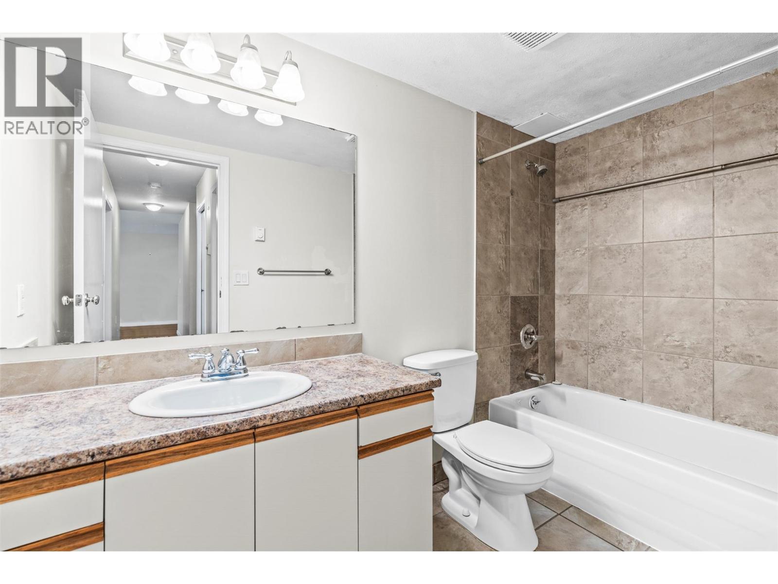 3800 28A Street Unit# 205, Vernon, BC - Indoor Photo Showing Bathroom