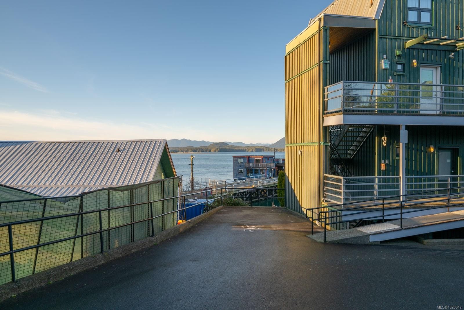 208-230 Main St, Tofino, BC - Outdoor