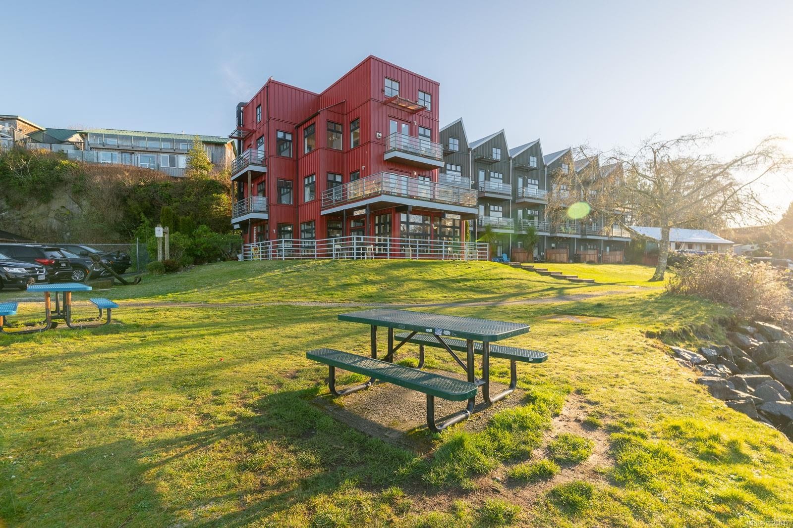 208-230 Main St, Tofino, BC - Outdoor