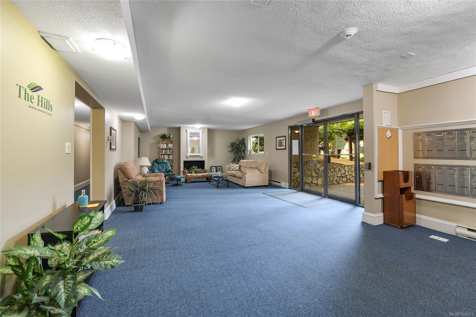 301-1366 Hillside Ave, Victoria, BC - Indoor Photo Showing Other Room