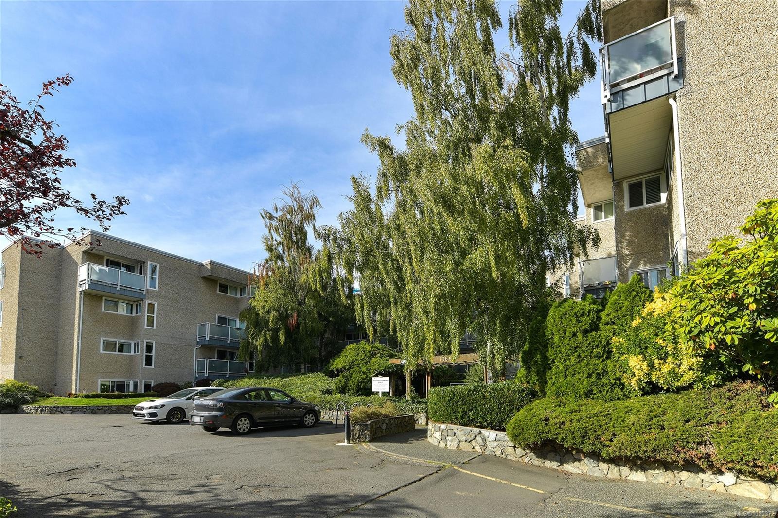 301-1366 Hillside Ave, Victoria, BC - Outdoor With Balcony