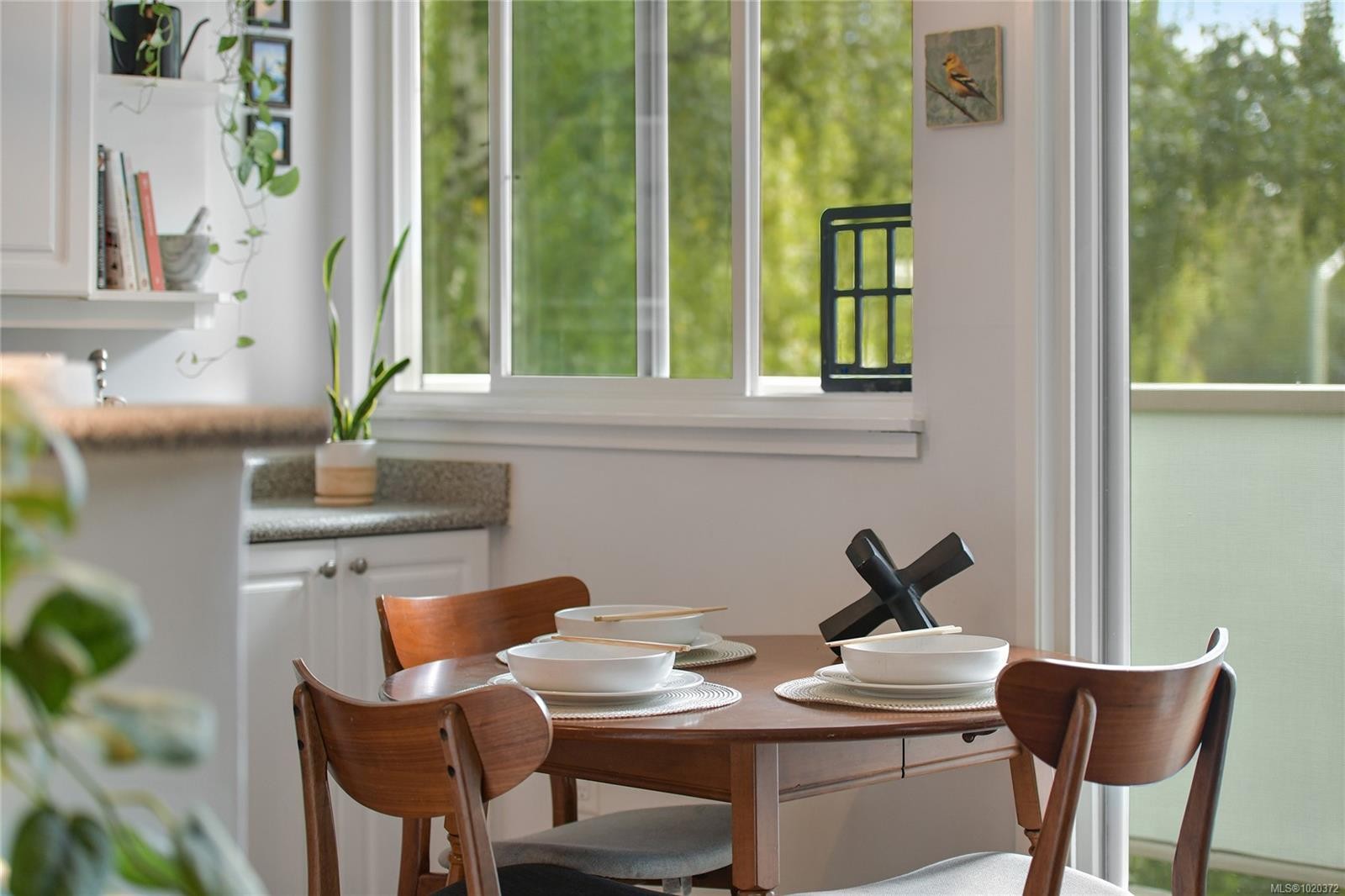 301-1366 Hillside Ave, Victoria, BC - Indoor Photo Showing Office