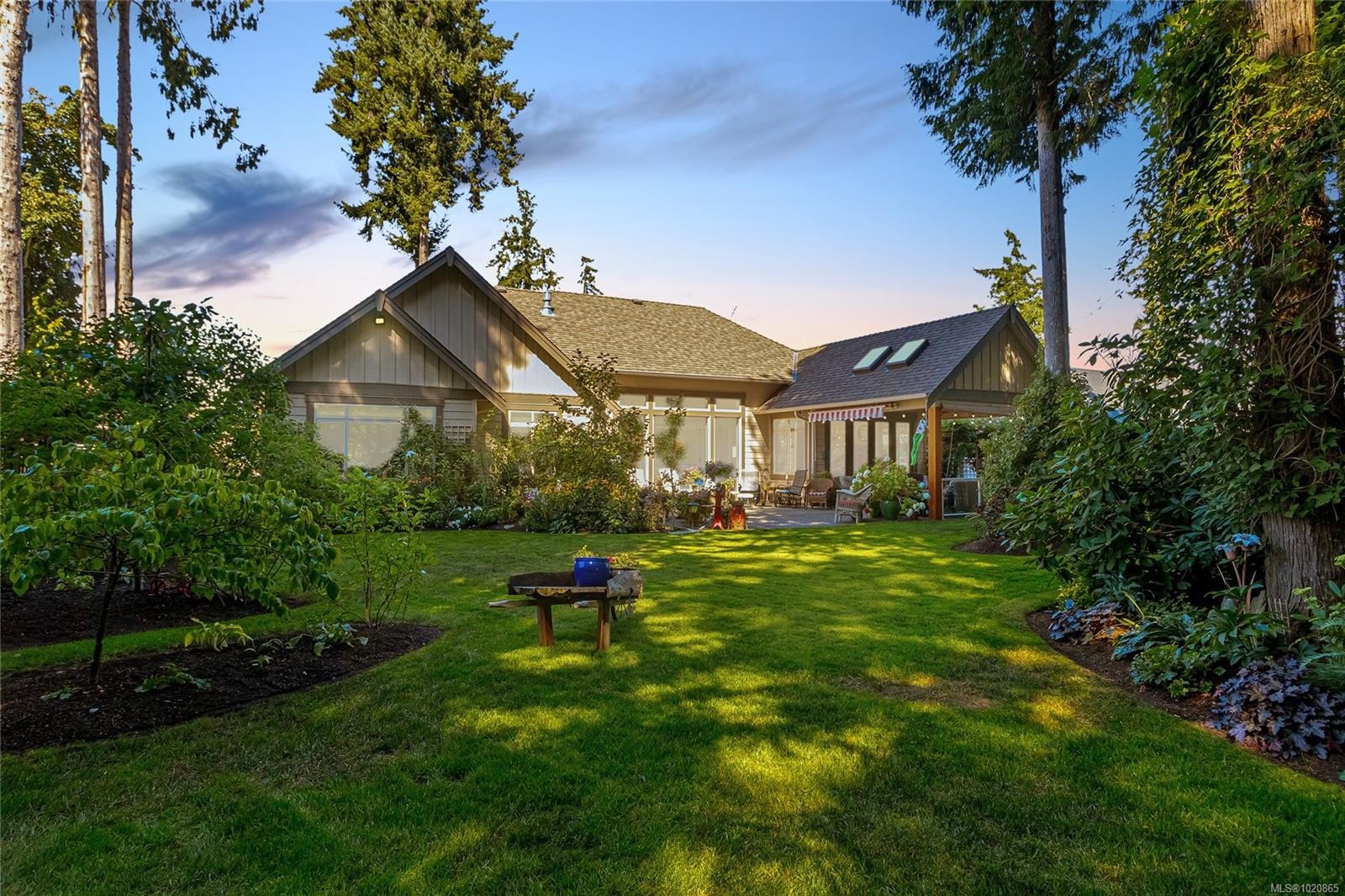 3888 Creekside Dr, Bowser, BC