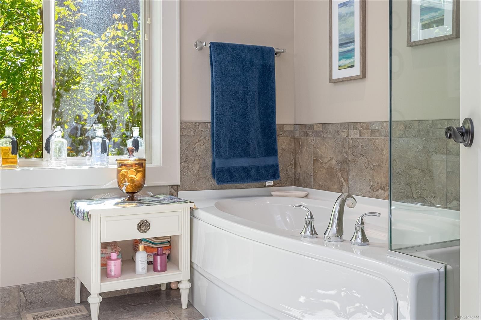 3888 Creekside Dr, Bowser, BC