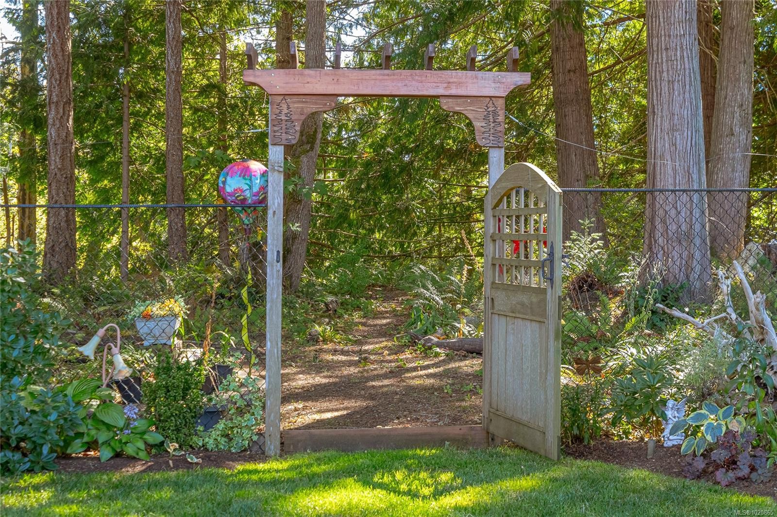 3888 Creekside Dr, Bowser, BC