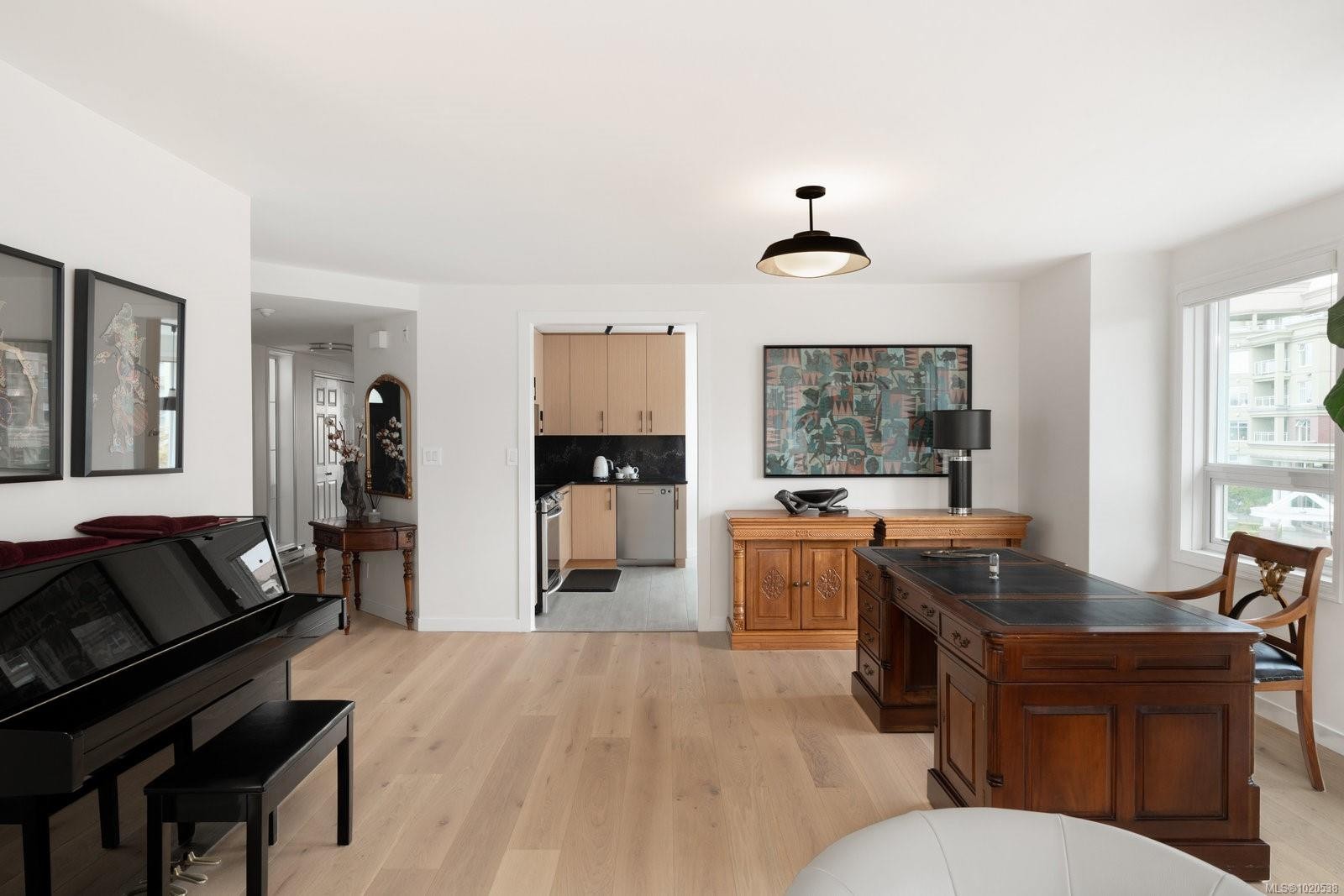 418-10 Paul Kane Pl, Victoria, BC - Indoor