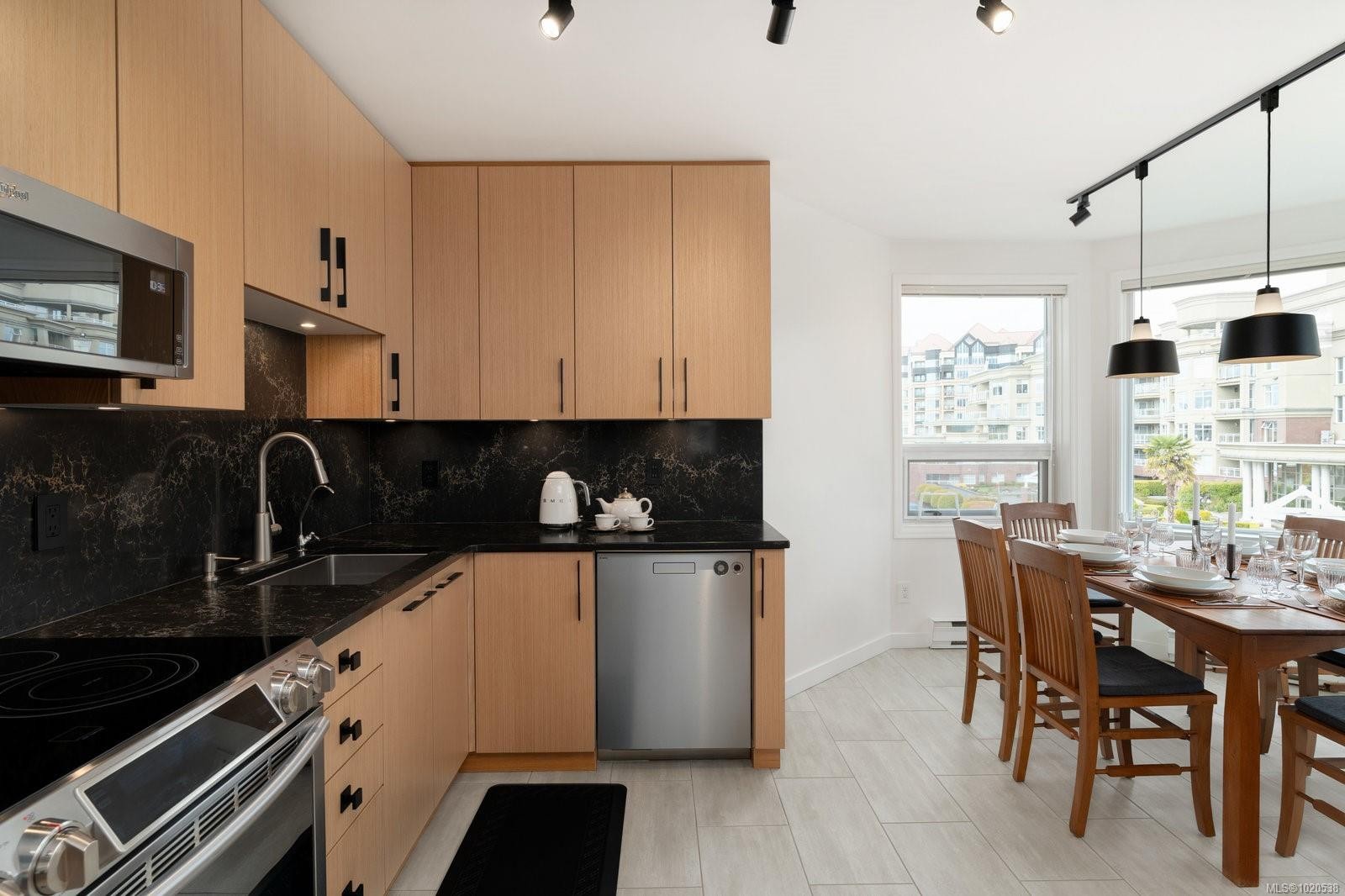 418-10 Paul Kane Pl, Victoria, BC - Indoor Photo Showing Other Room