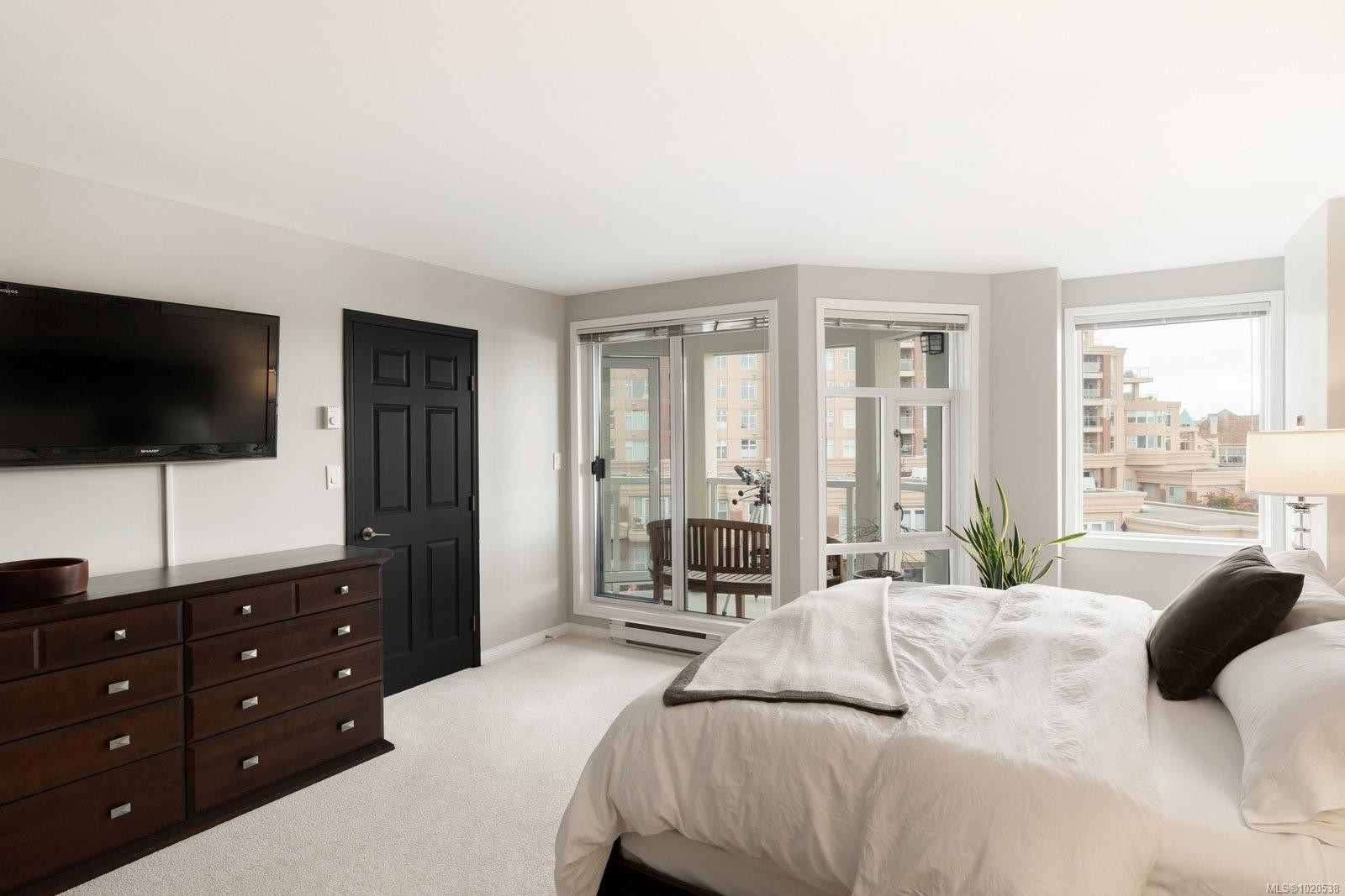 418-10 Paul Kane Pl, Victoria, BC - Indoor Photo Showing Bedroom