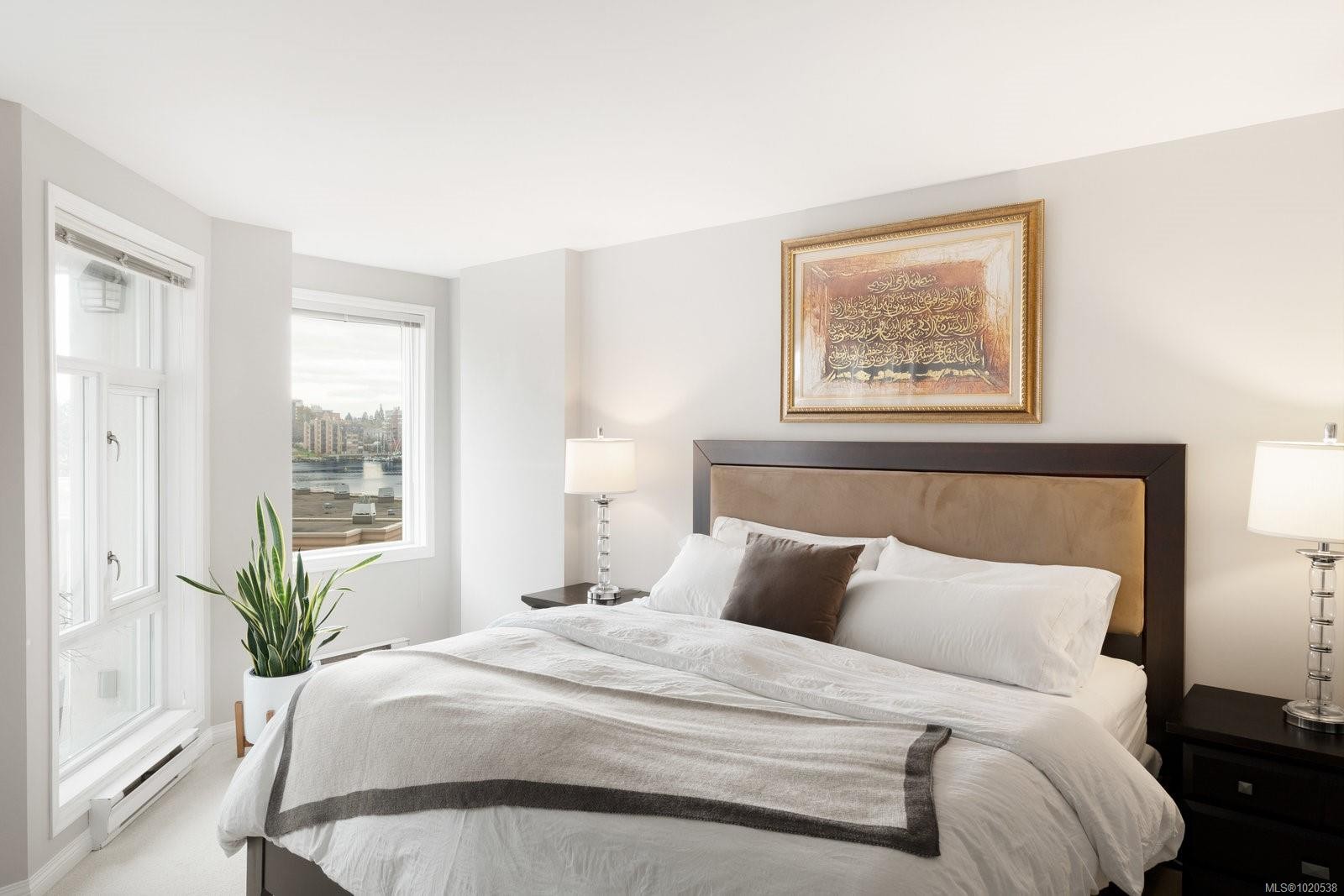 418-10 Paul Kane Pl, Victoria, BC - Indoor Photo Showing Bedroom