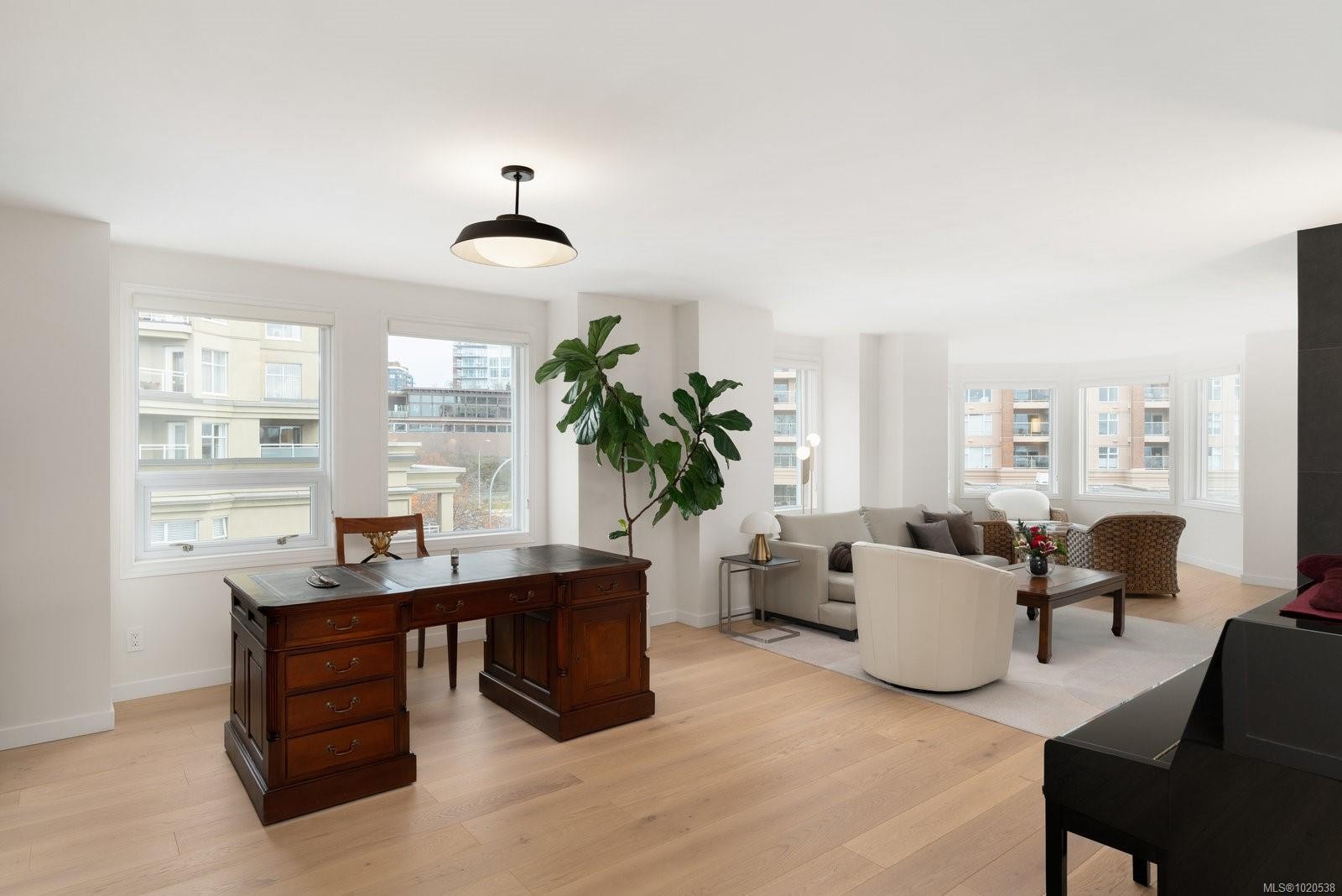 418-10 Paul Kane Pl, Victoria, BC - Indoor