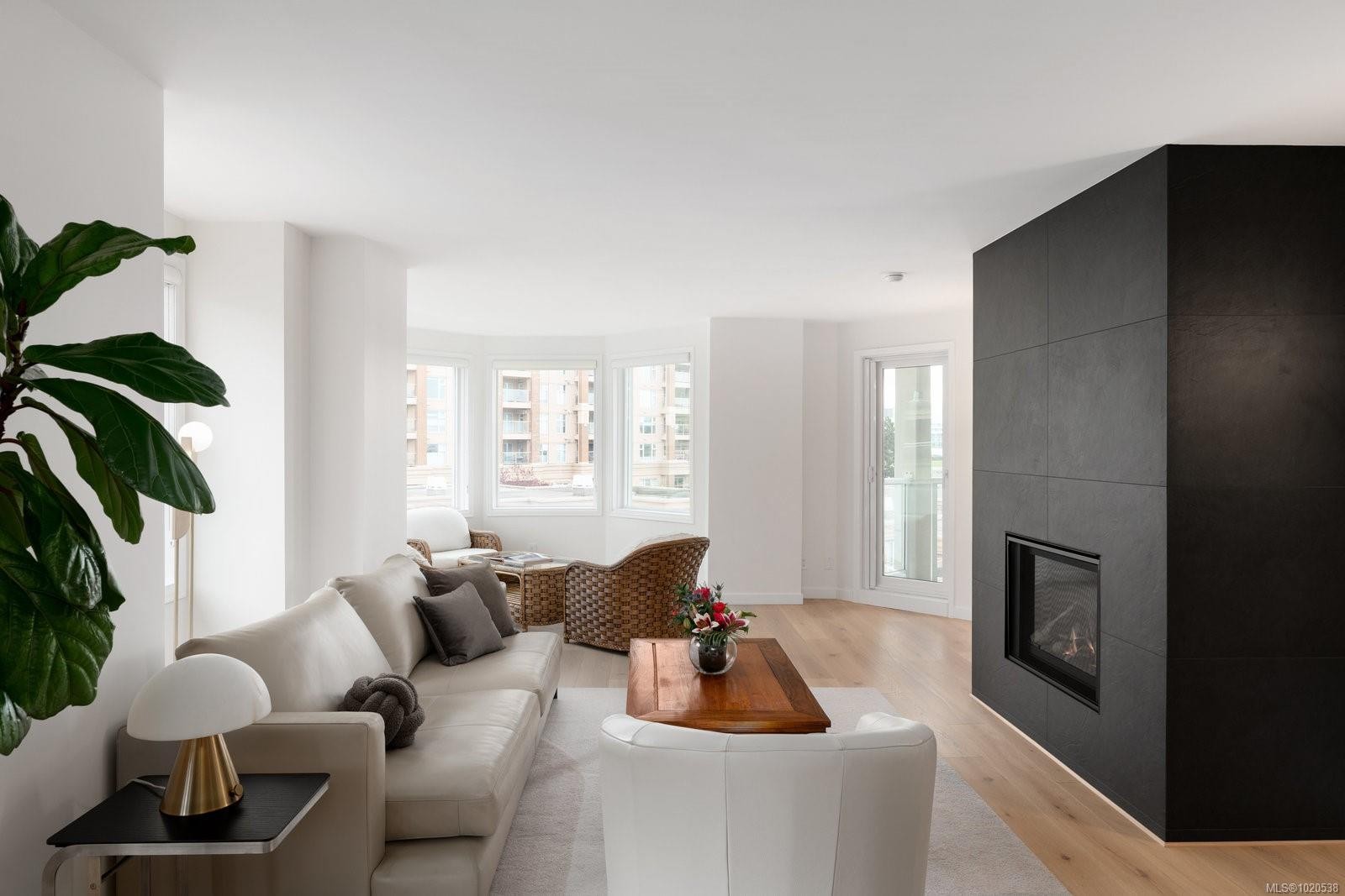 418-10 Paul Kane Pl, Victoria, BC - Indoor Photo Showing Living Room With Fireplace