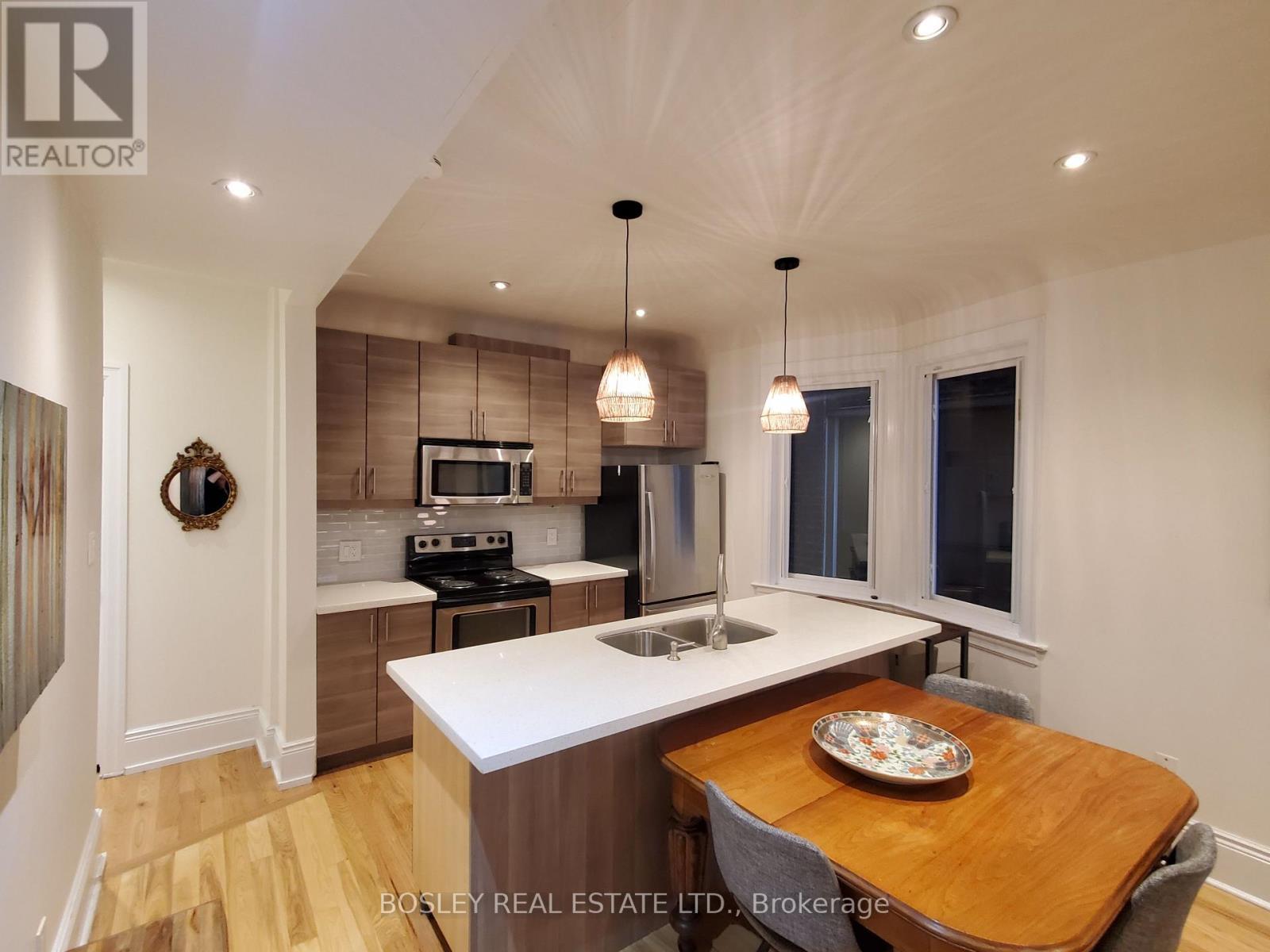 Main - 597 Carlaw Avenue, Toronto, ON - Indoor Photo Showing Kitchen With Double Sink With Upgraded Kitchen