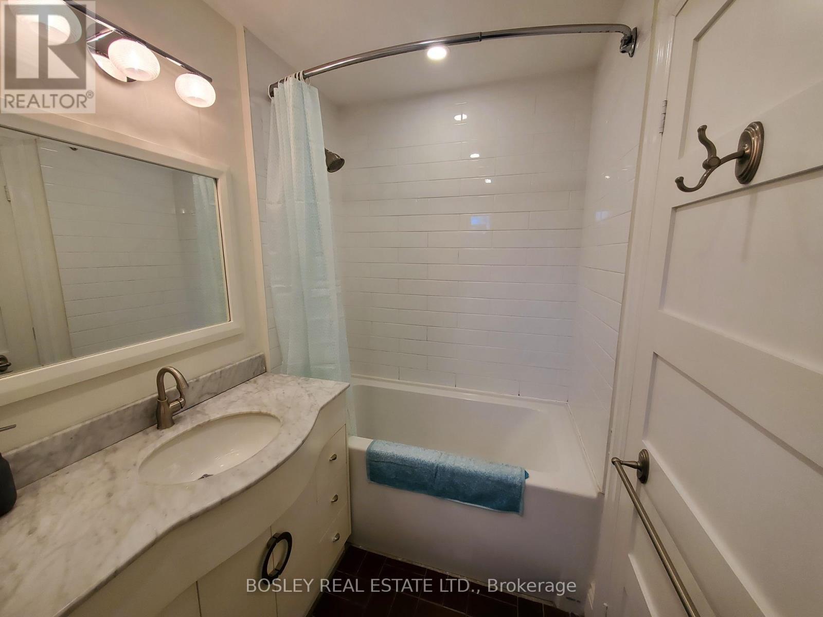 Main - 597 Carlaw Avenue, Toronto, ON - Indoor Photo Showing Bathroom