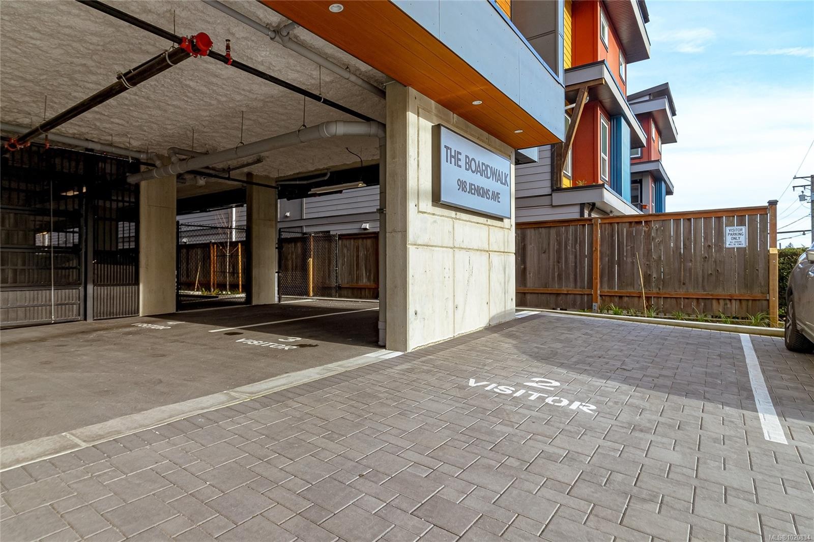 402-924 Jenkins Ave, Langford, BC - Outdoor