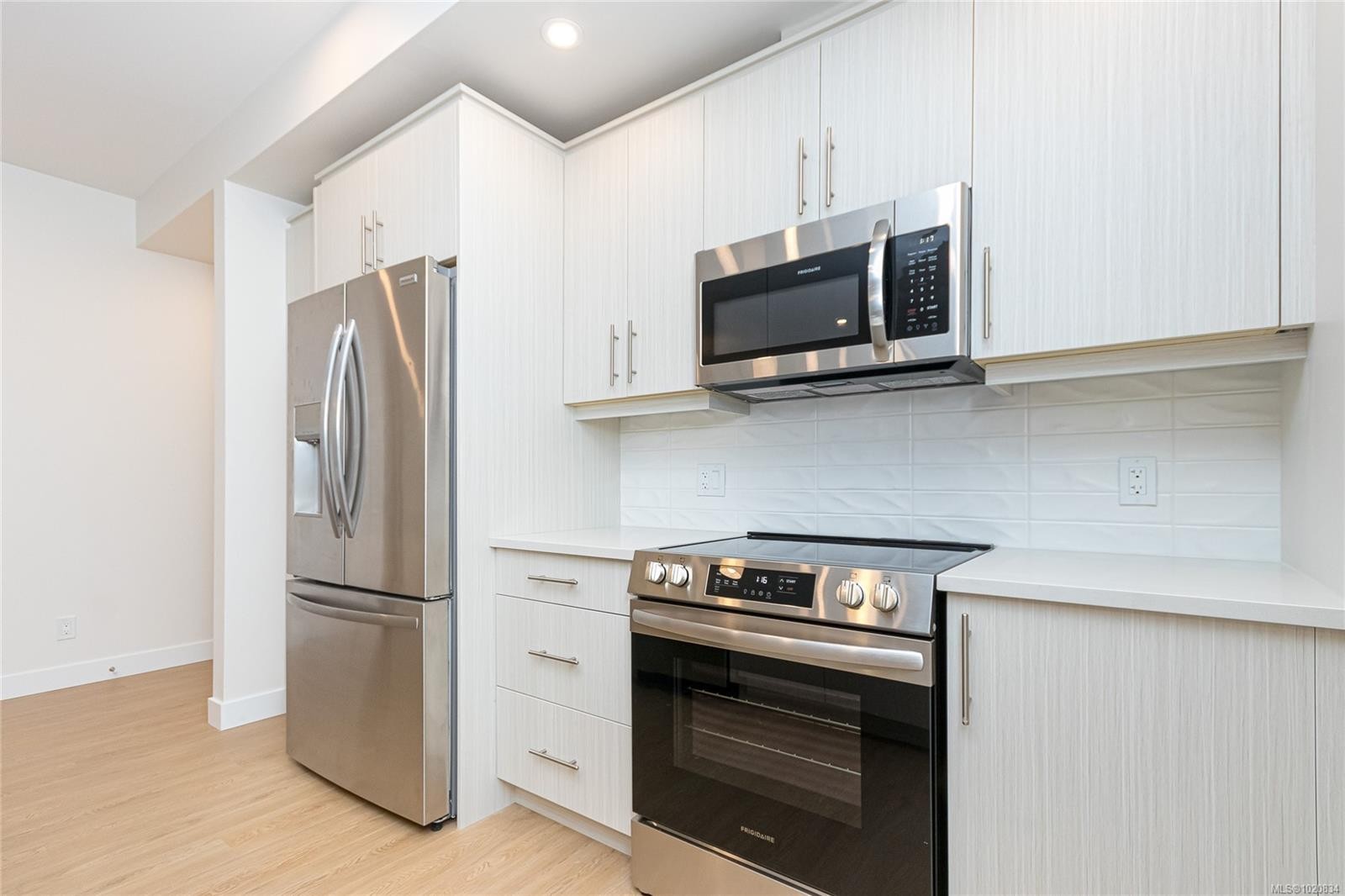 402-924 Jenkins Ave, Langford, BC - Indoor Photo Showing Kitchen